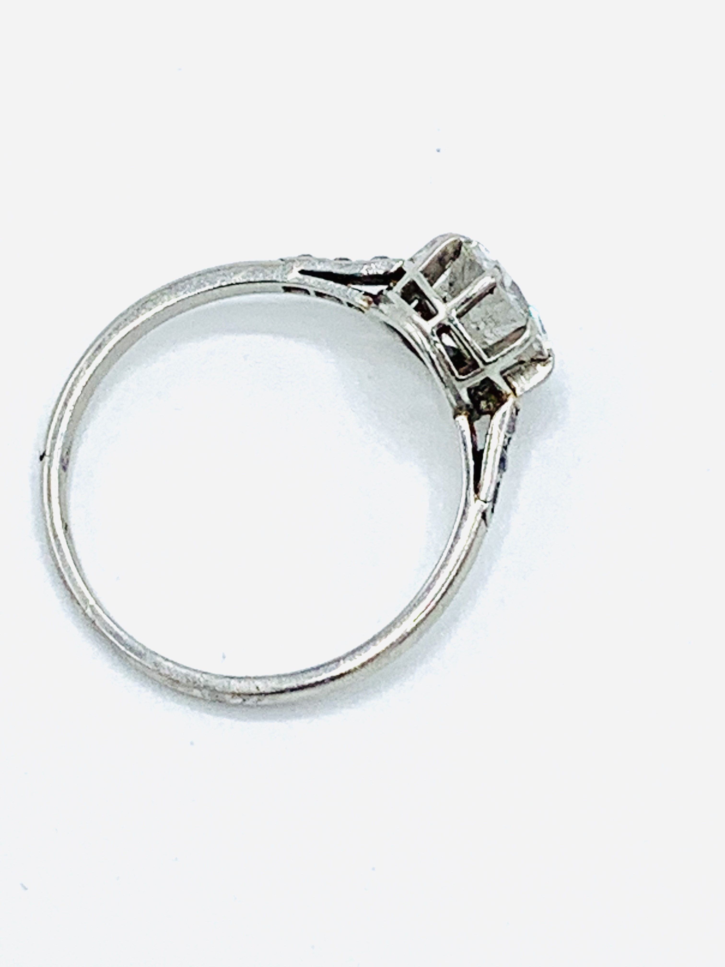 18ct white gold diamond solitaire ring with diamonds to shoulder. - Image 5 of 8