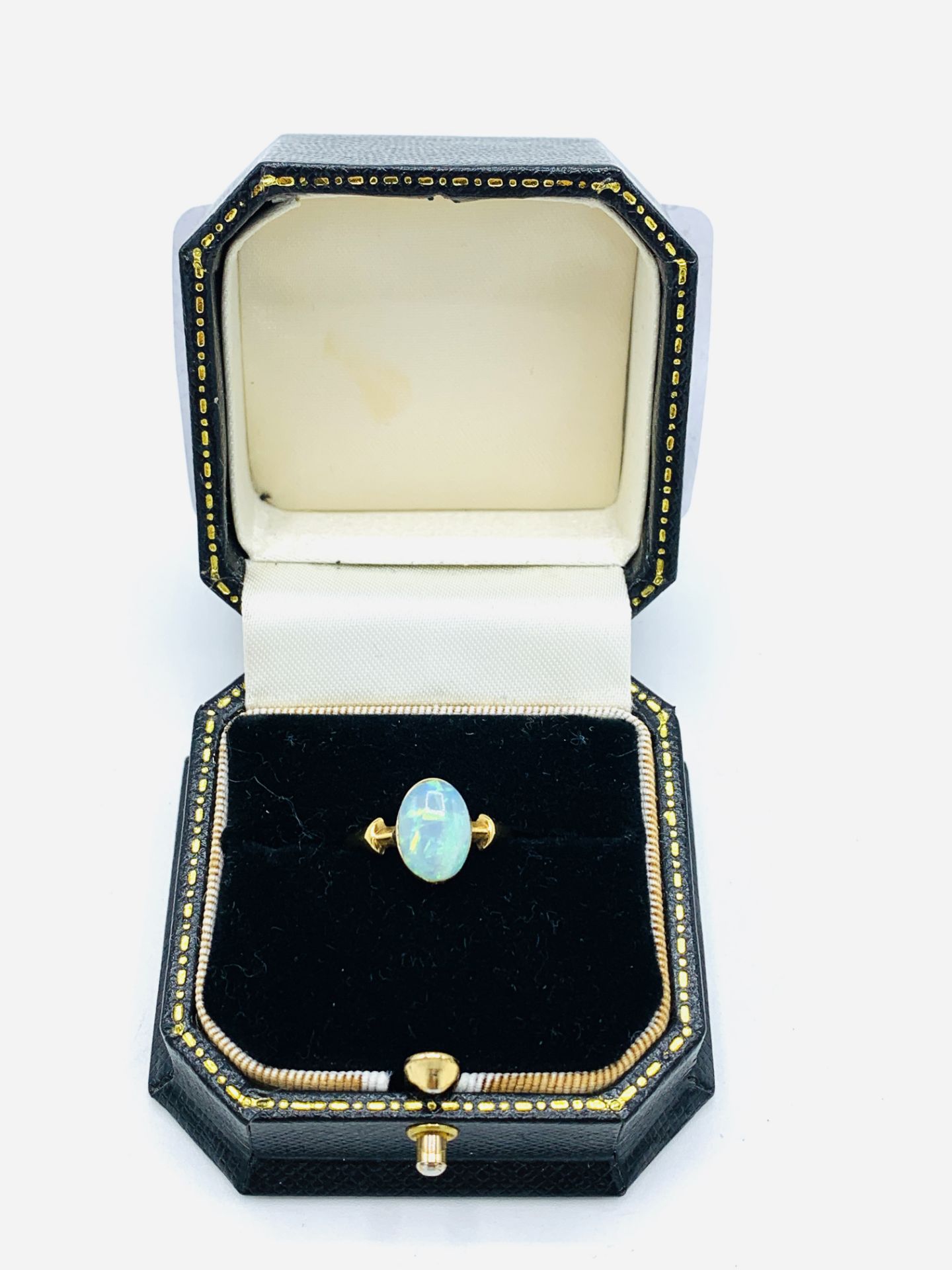 Gold set opal ring. - Image 4 of 4