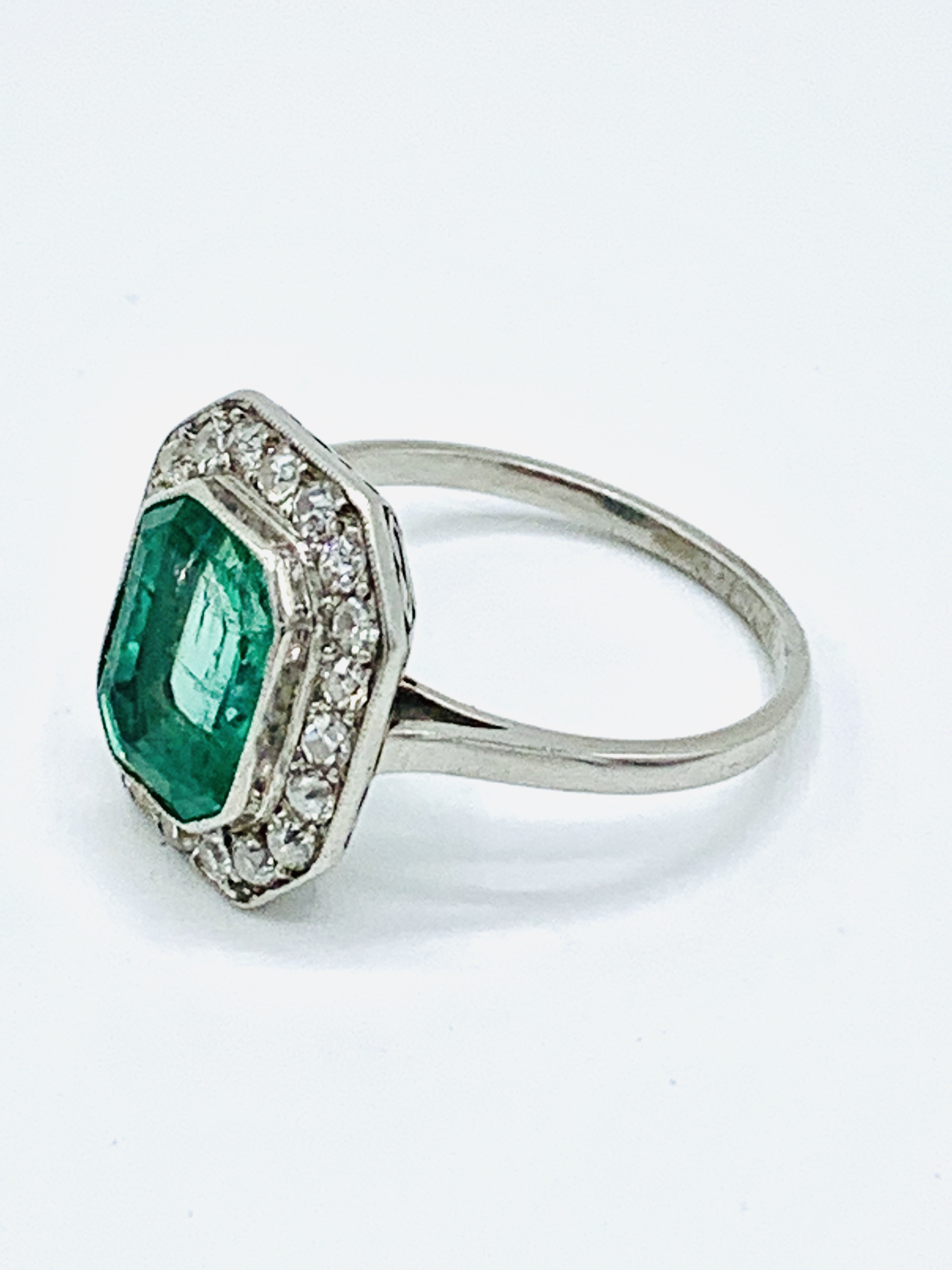 18ct white gold octagonal set Columbian emerald and diamond ring. - Image 3 of 5