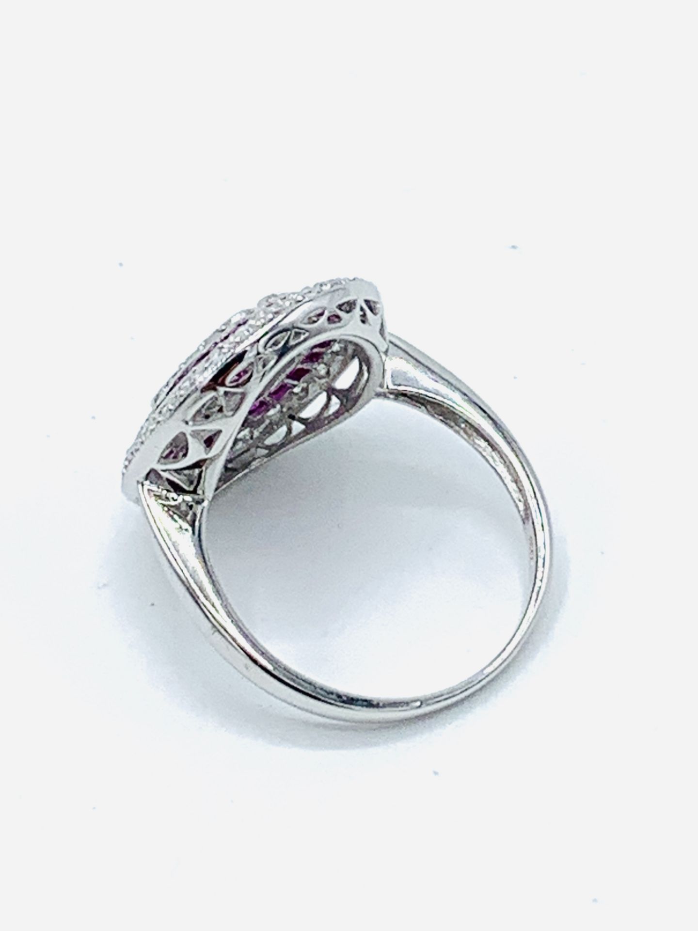 14ct white gold ruby and diamond target ring. - Image 4 of 5