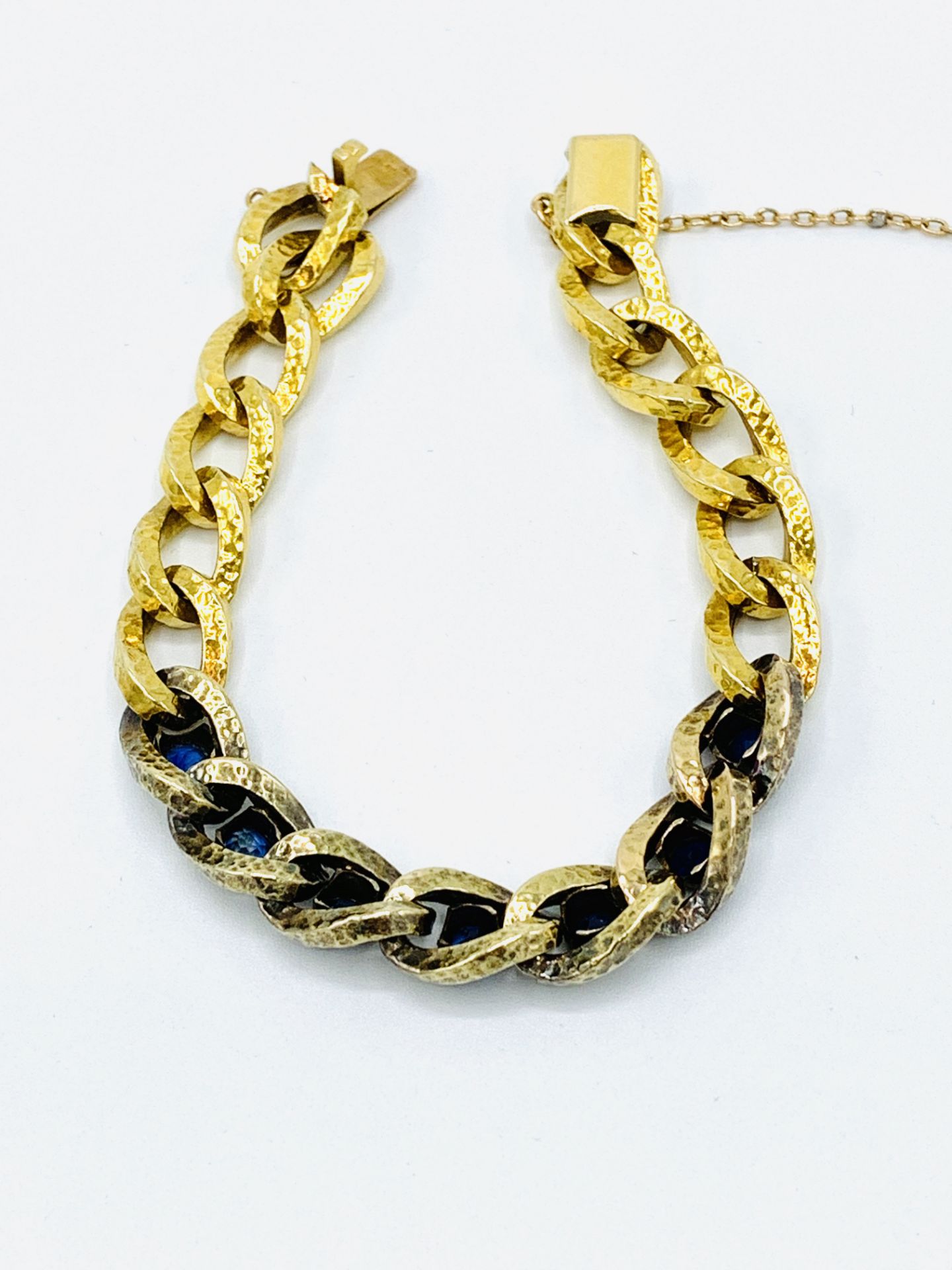 18ct gold sapphire and diamond curb bracelet. - Image 4 of 6