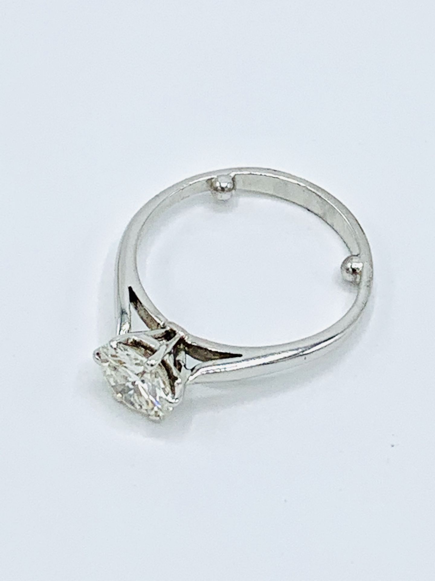 White gold diamond solitaire ring. - Image 6 of 9