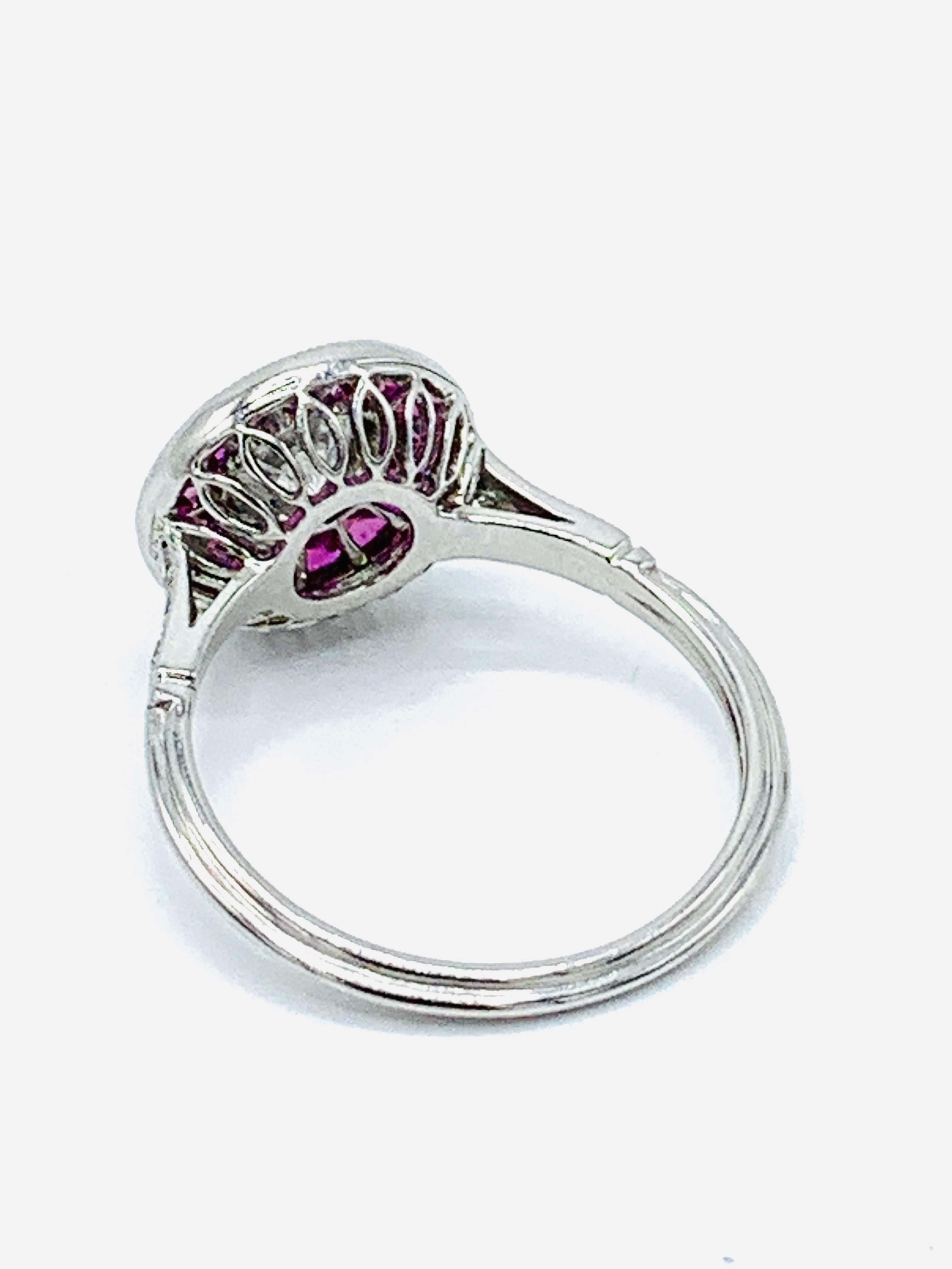White gold and ruby target ring. - Image 4 of 4