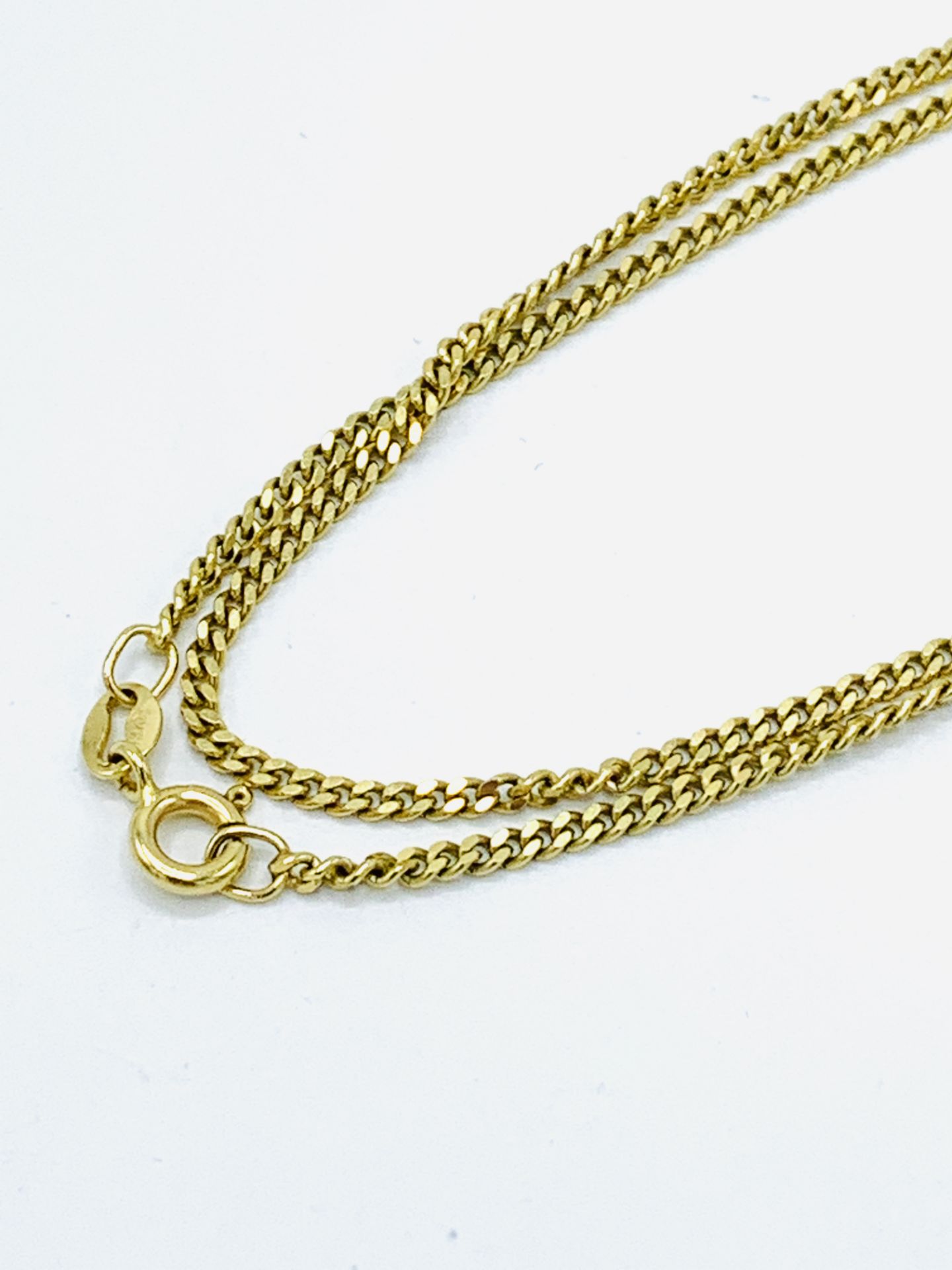 9ct gold flat chain necklace. - Image 4 of 5
