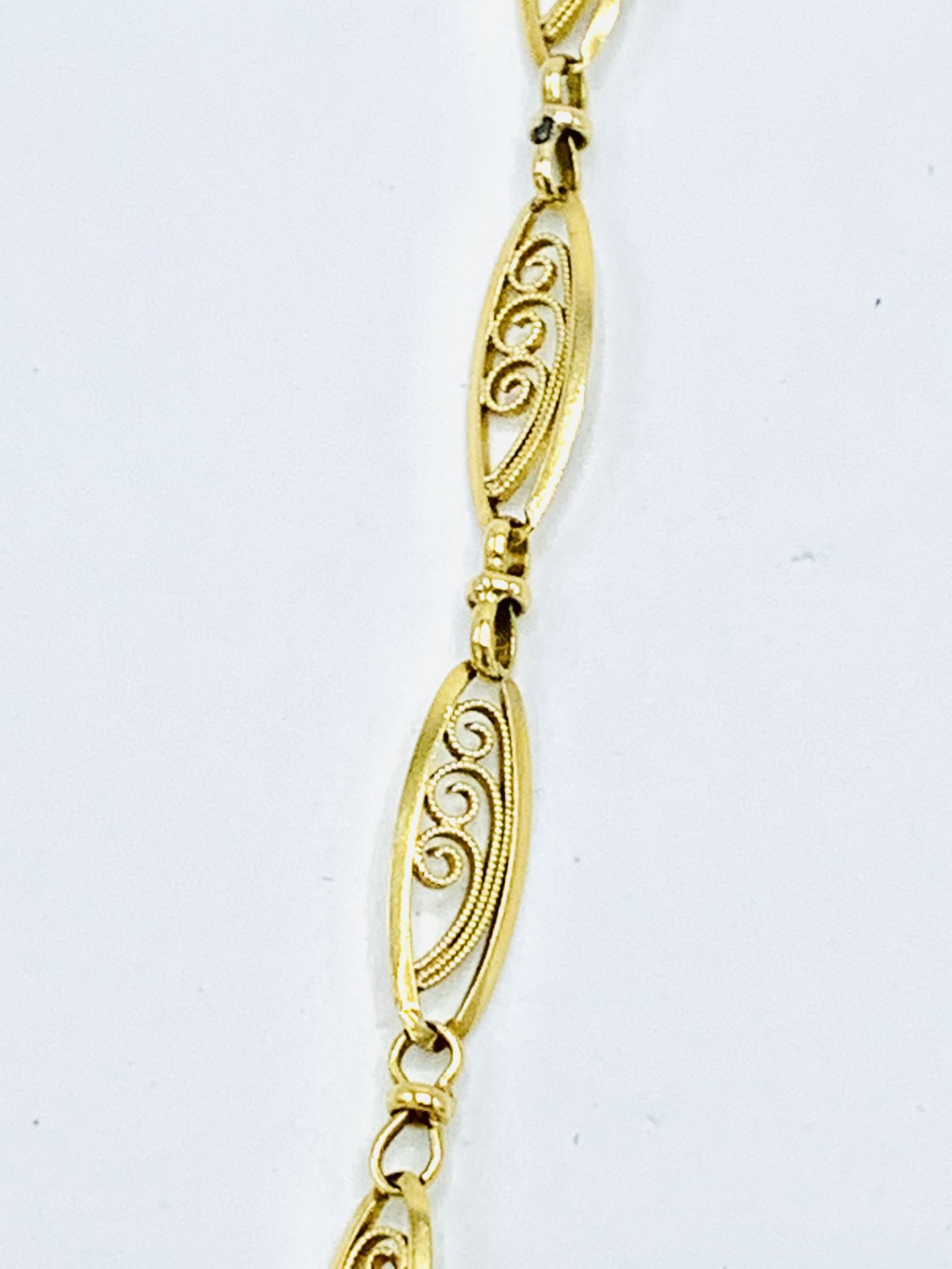 Gold filigree necklace. - Image 5 of 5