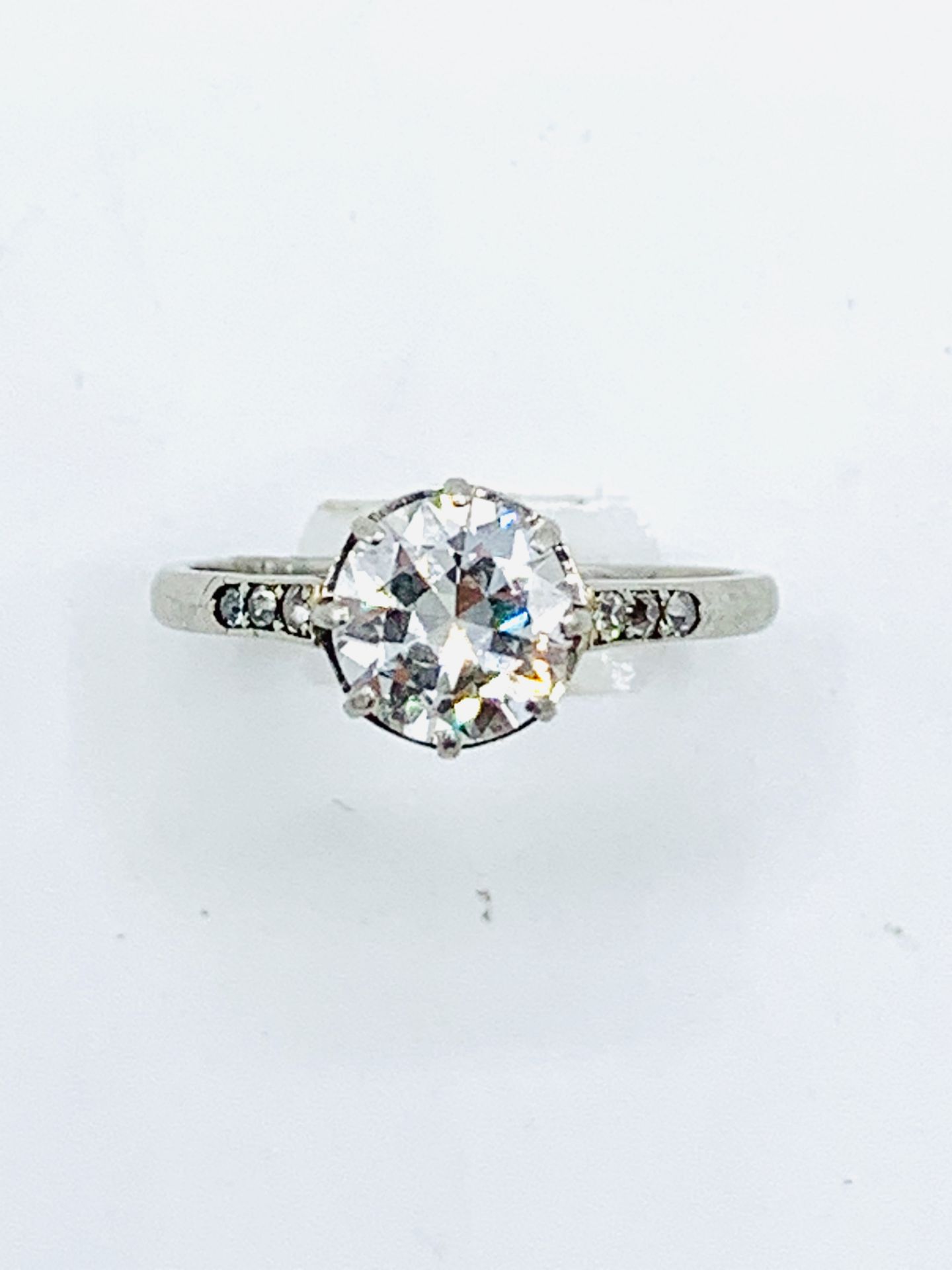18ct white gold diamond solitaire ring with diamonds to shoulder. - Image 2 of 8