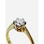 Clear zircon ring in 9ct gold.