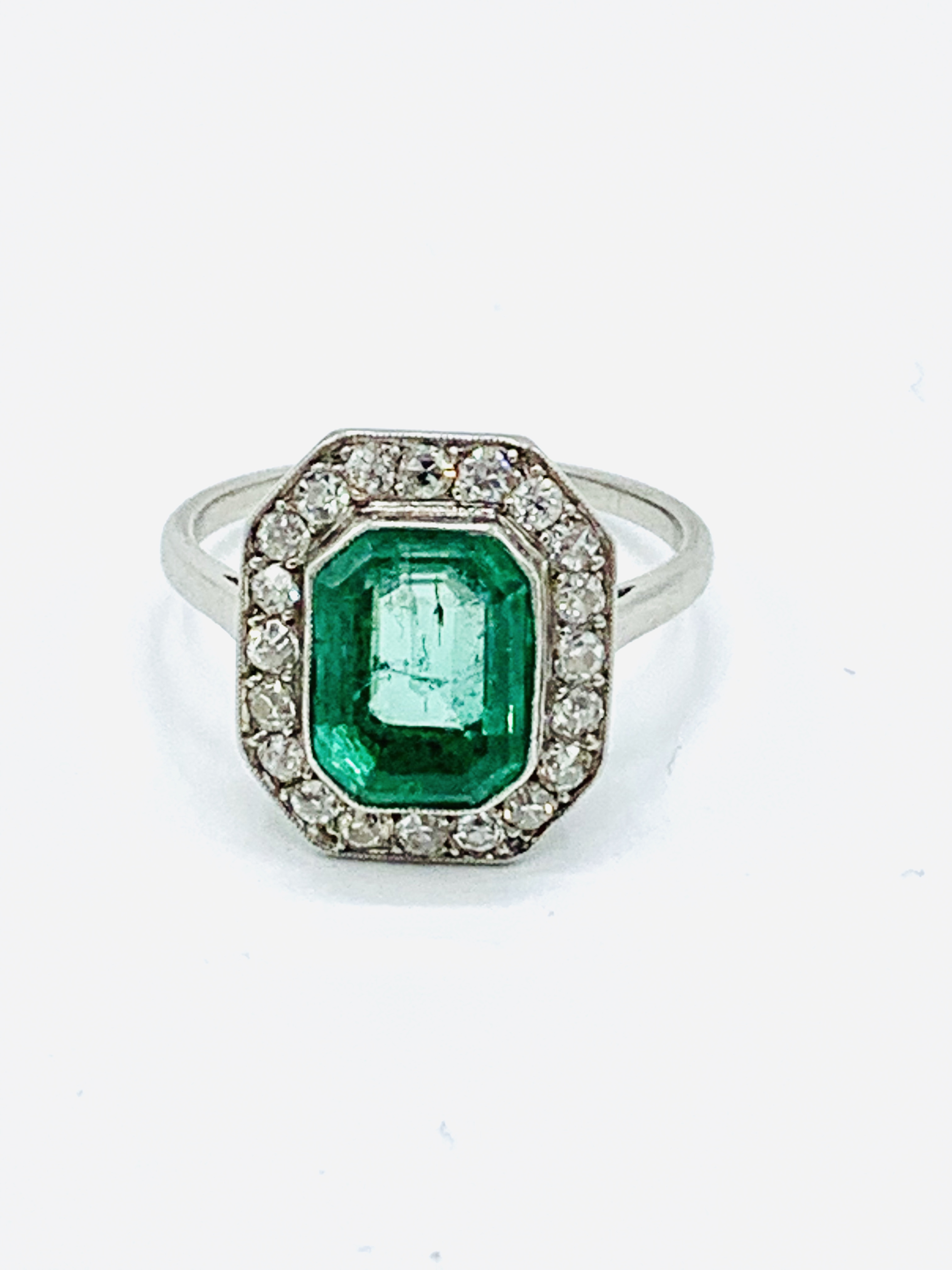 18ct white gold octagonal set Columbian emerald and diamond ring. - Image 4 of 5