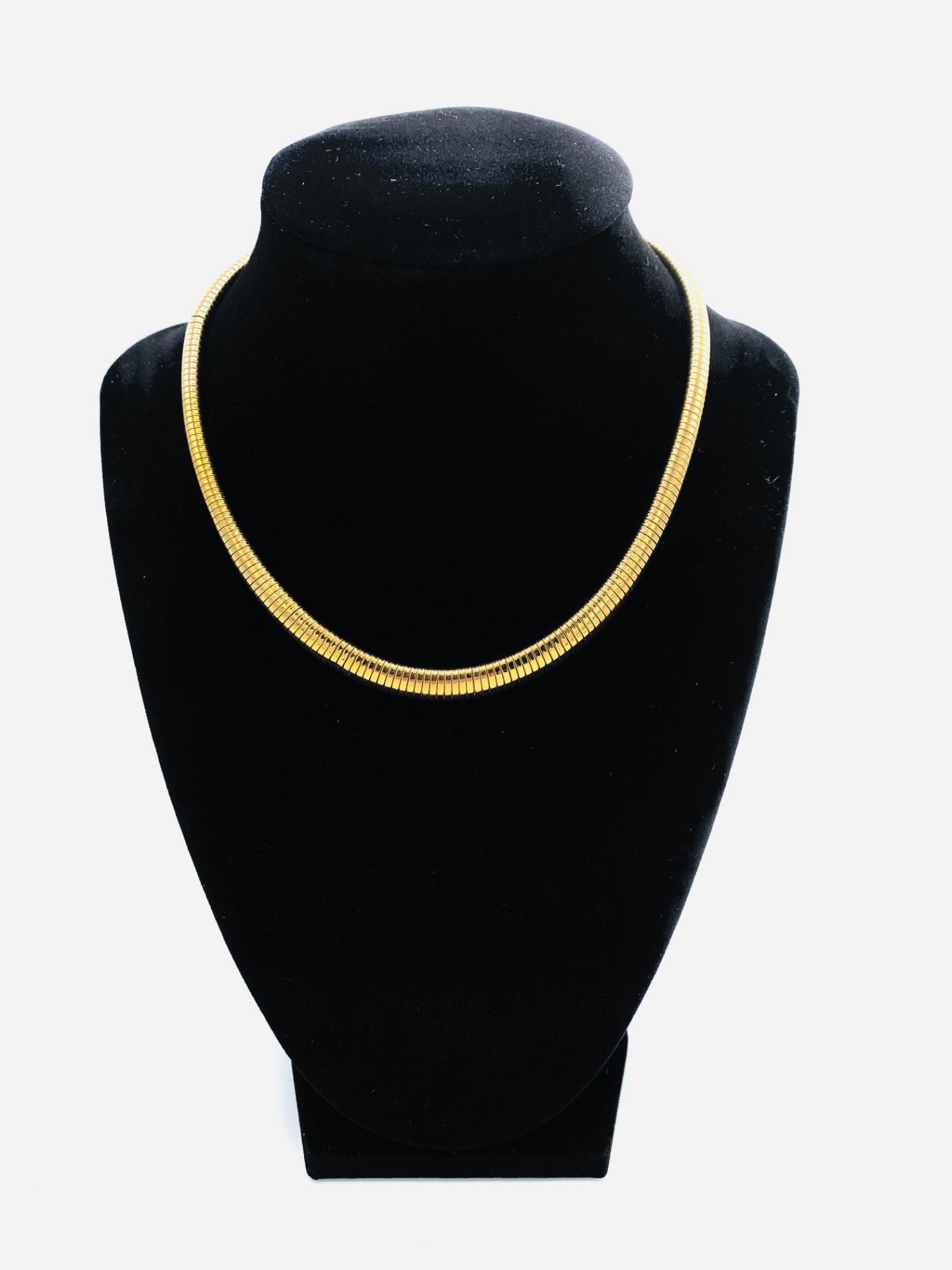 18ct gold turbogaz collar necklace. - Image 2 of 4