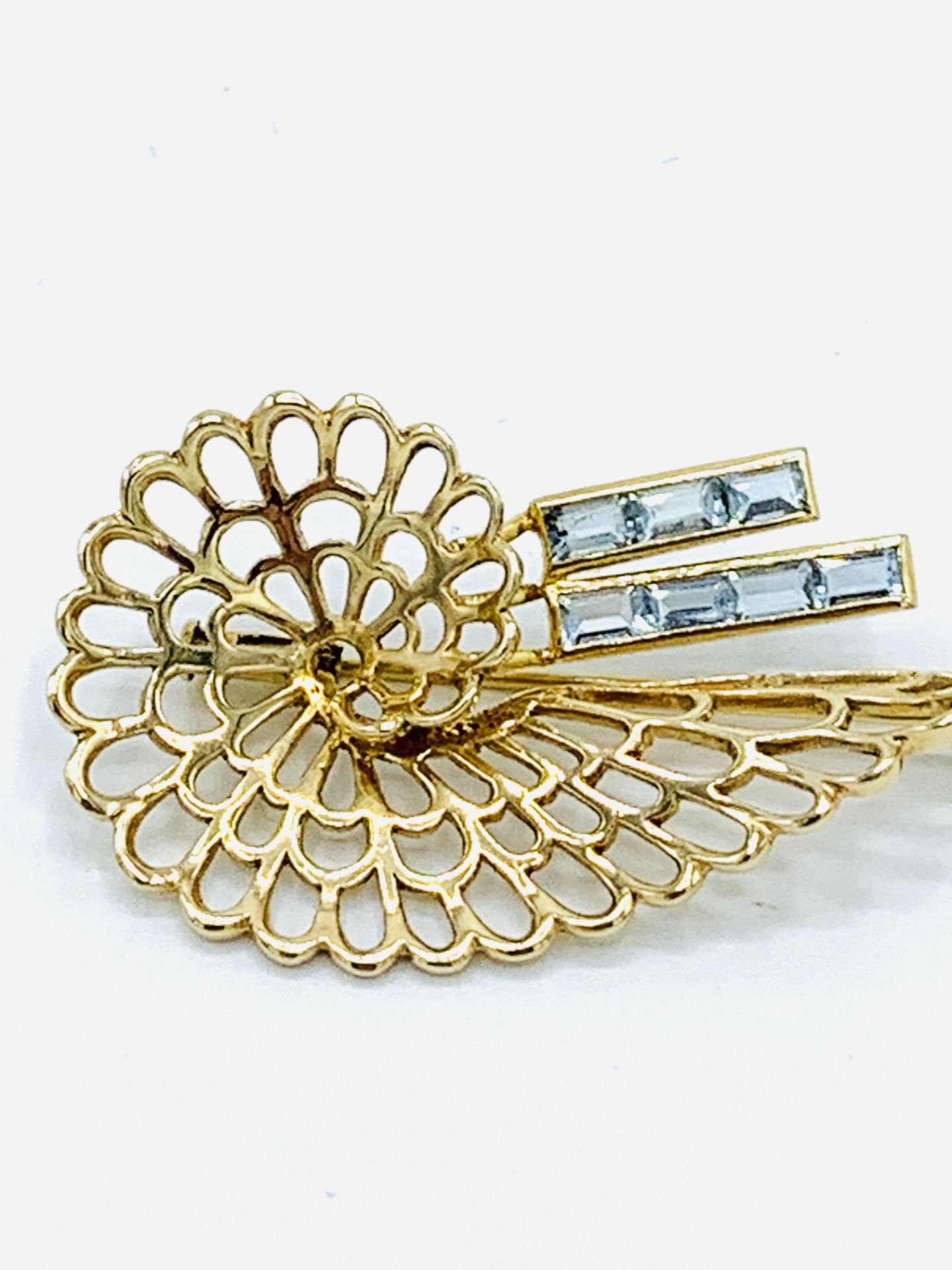 585 gold filigree brooch set with 7 aquamarines. - Image 3 of 6