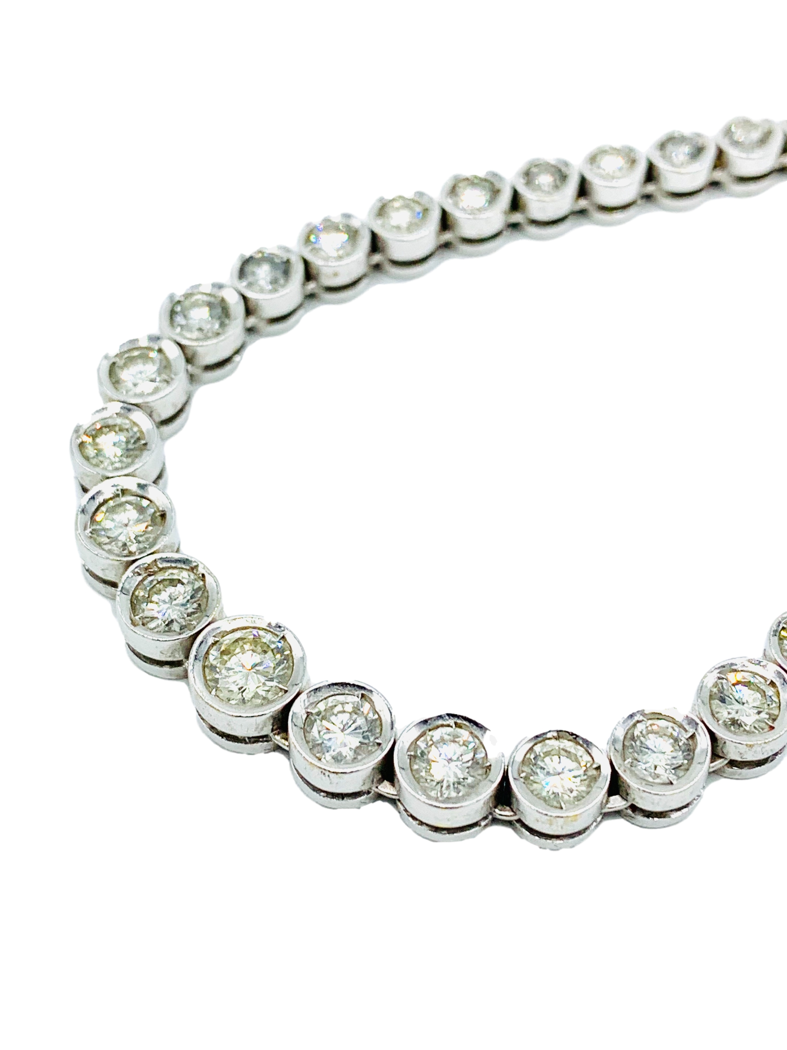 18ct white gold diamond necklace.