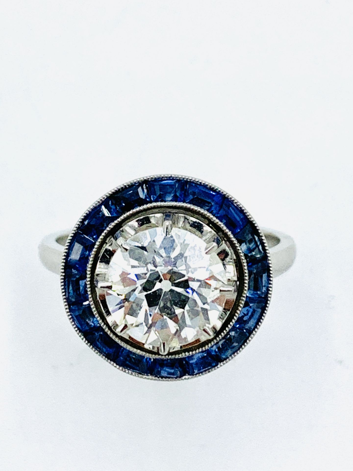 18ct white gold diamond and sapphire target ring. - Image 5 of 7