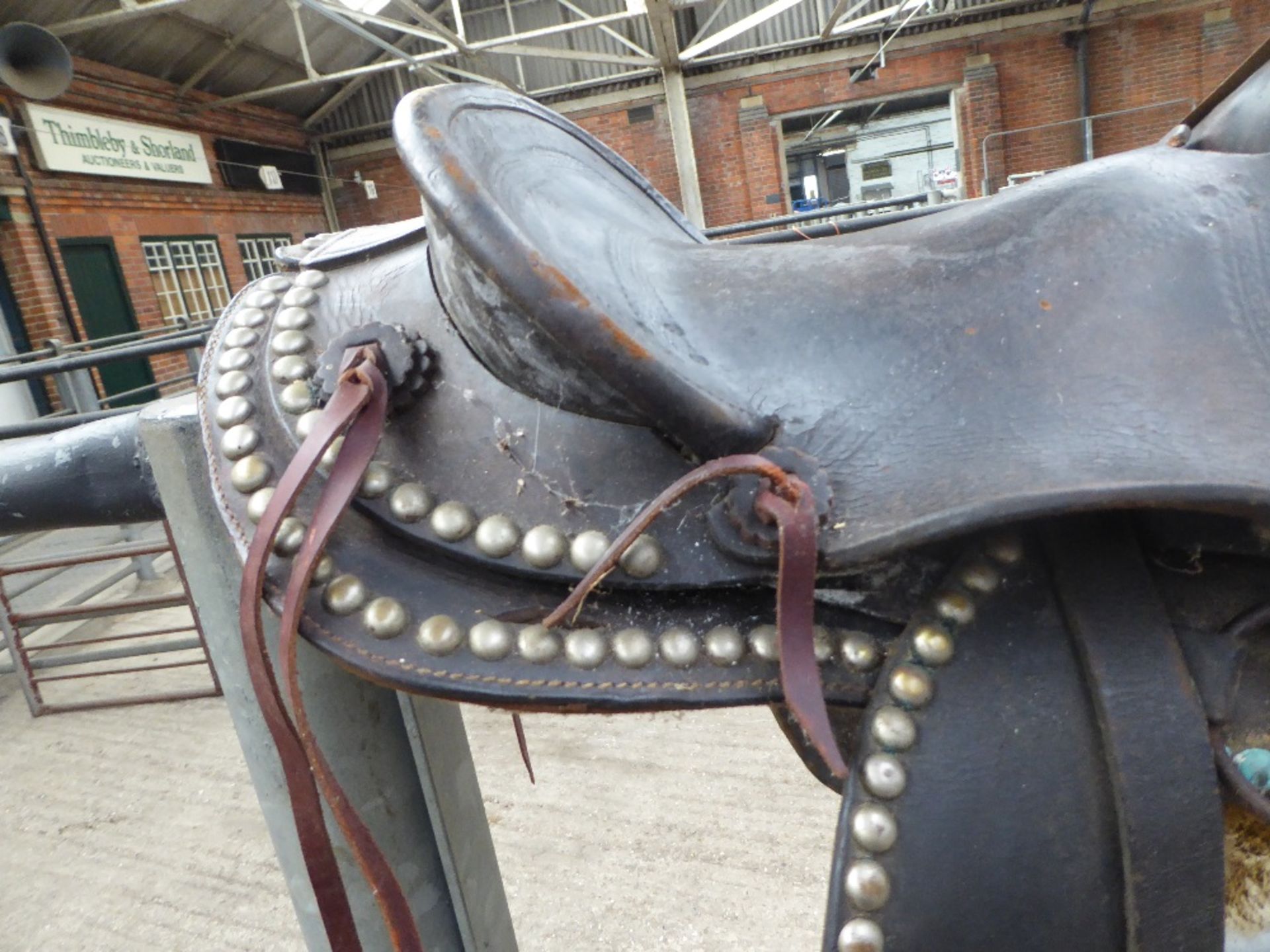 Western saddle, approx. 16" - carries VAT - Image 2 of 3