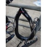 Set of black/red trade harness with 22ins collar, kidney beaters, traces with chain ends and whiteme