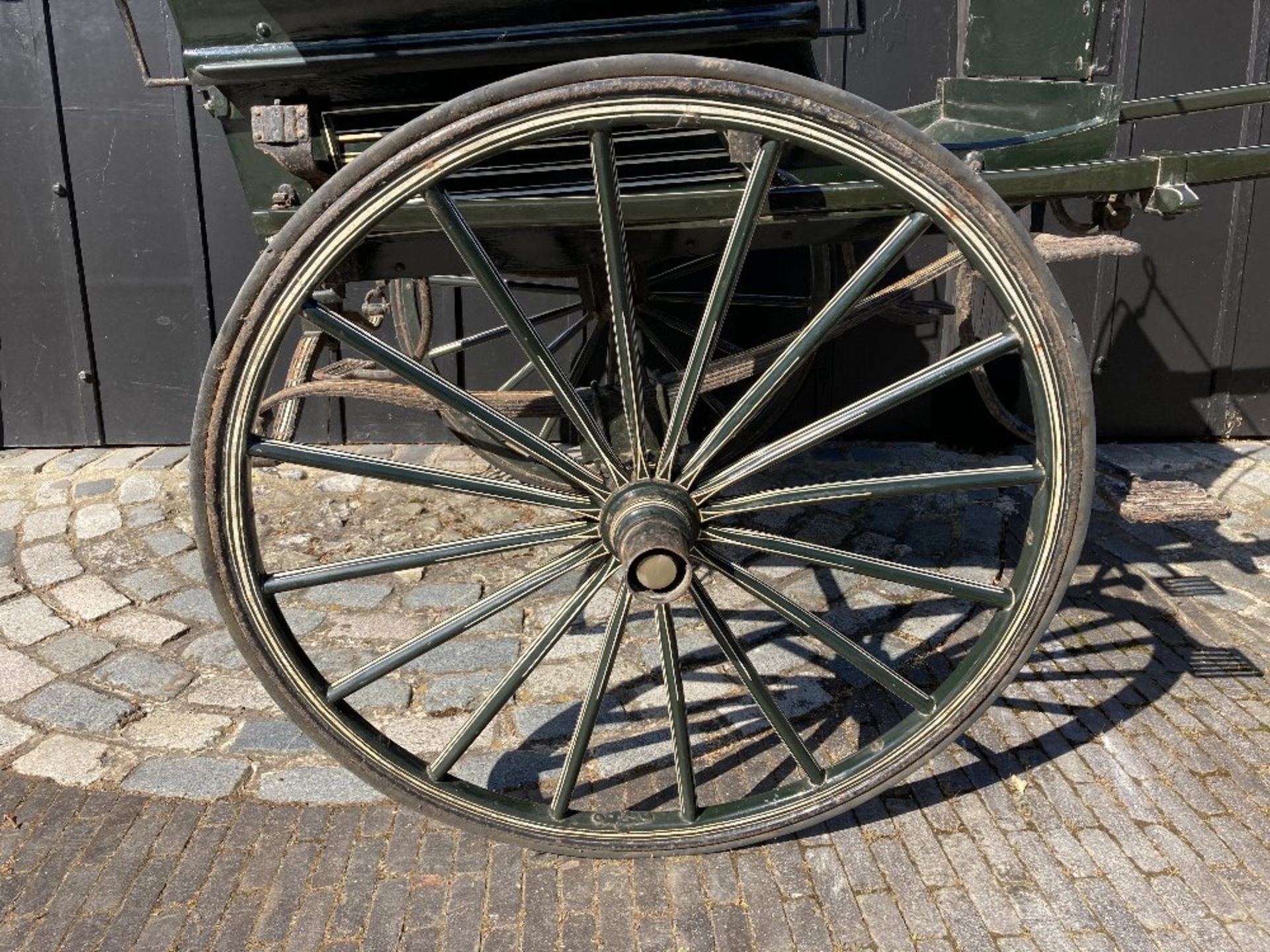 RALLI CAR built by John Beadle of Dartford to suit 13 to 14hh.  Painted dark green with cream lining - Image 9 of 14