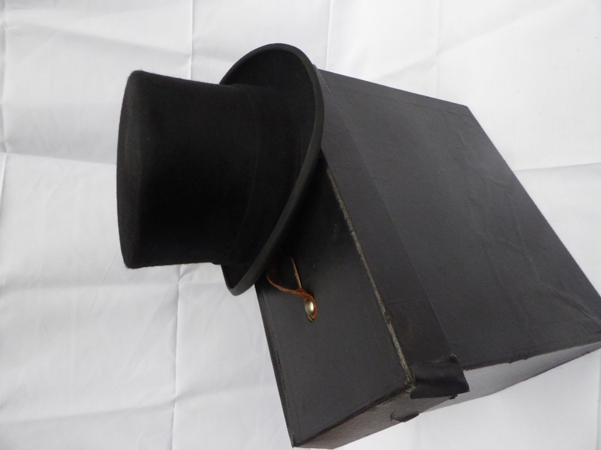 Black top hat by Christys' of London size 7, with hat box - Image 4 of 4