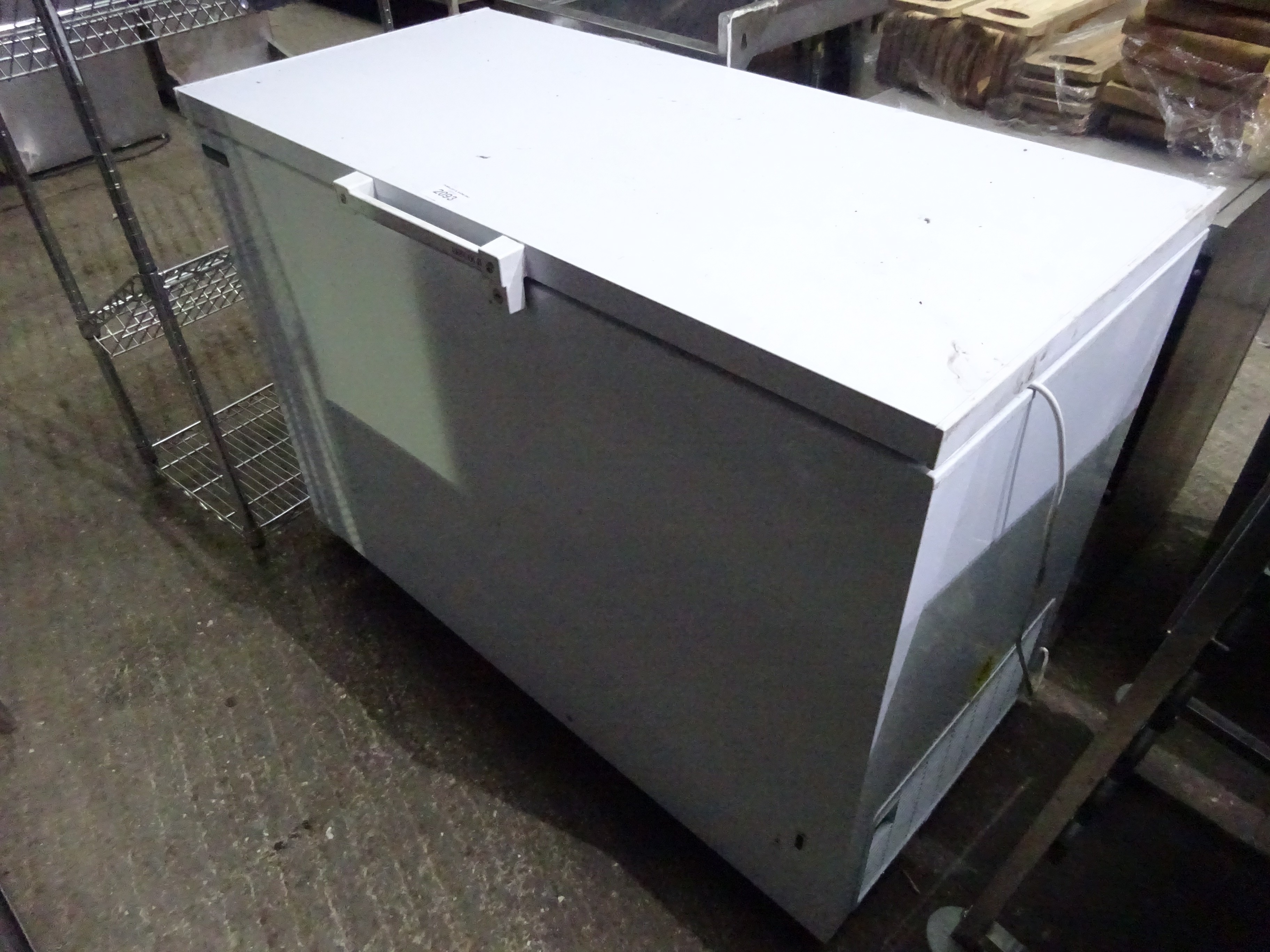 Tefcold GM400 chest freezer, 240v, 130cms.