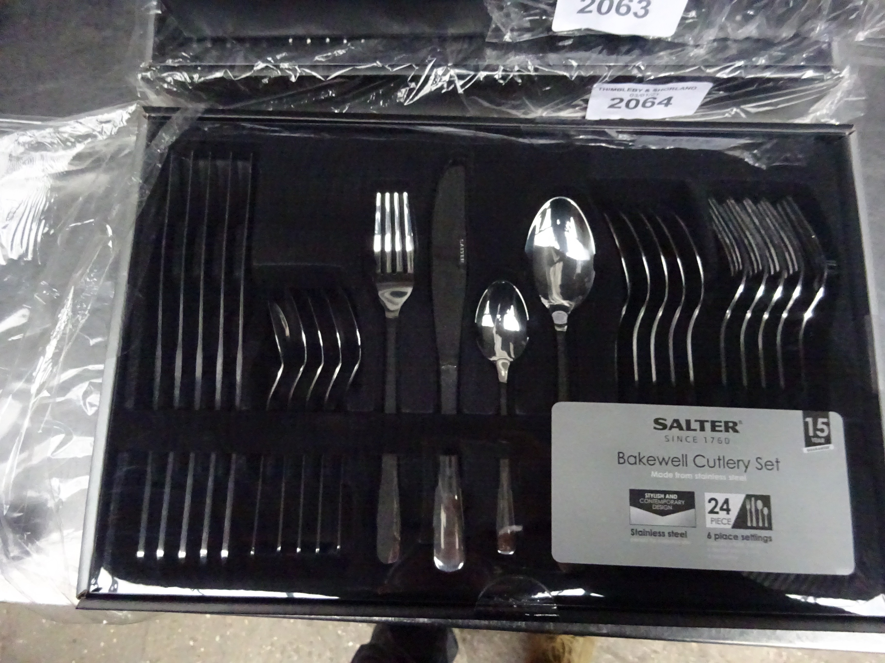 New Salter Bakewell 24pc cutlery set.