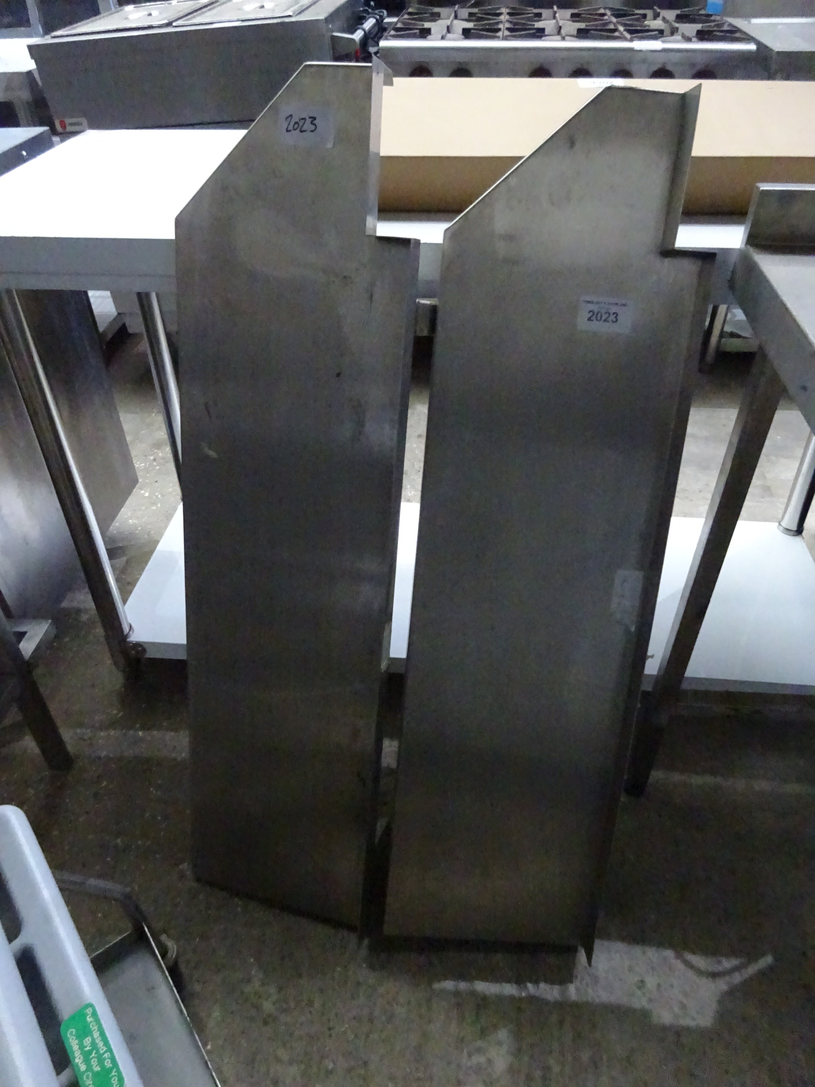 2 stainless steel shelfs.