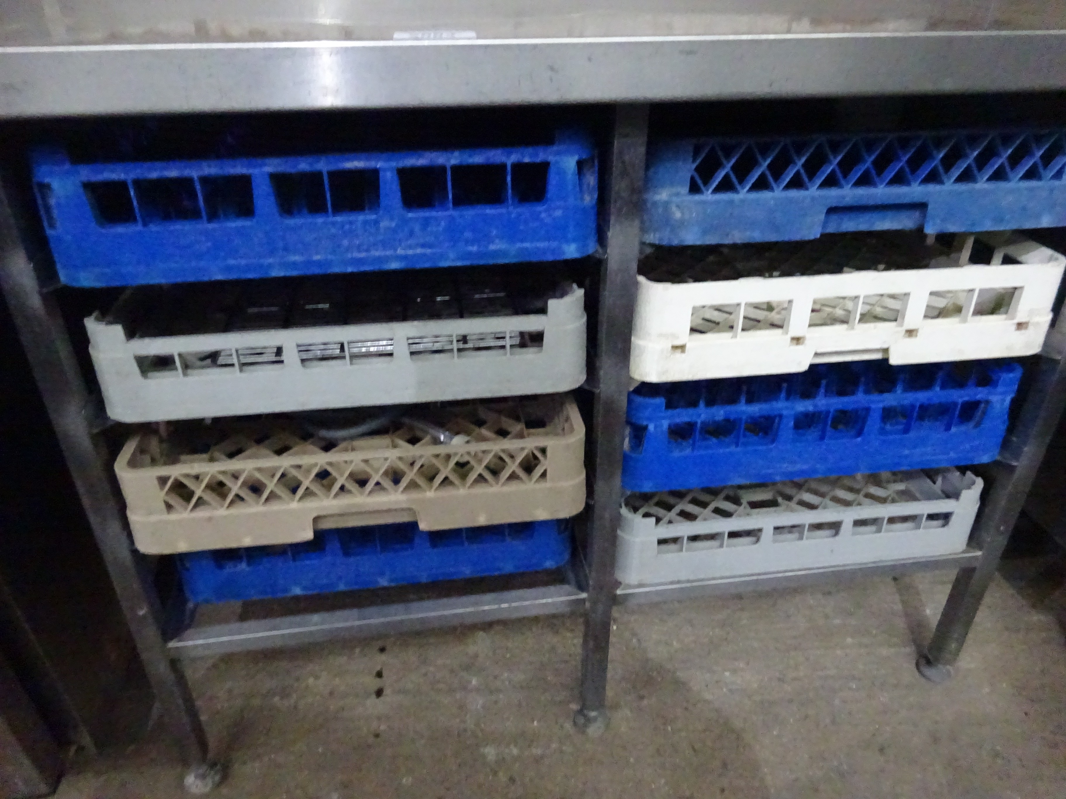 Stainless steel dishwasher tray table/8 dishwasher trays, 135cms. - Image 2 of 2