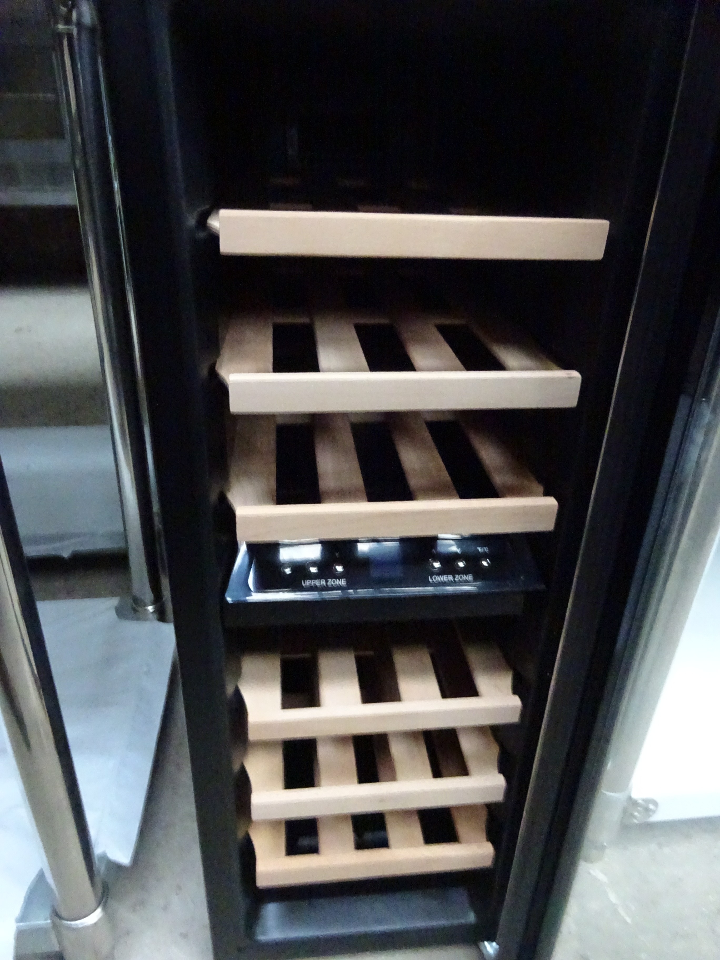 New Husky HUS-CN215 wine fridge, 240v, 30cms. - Image 2 of 4