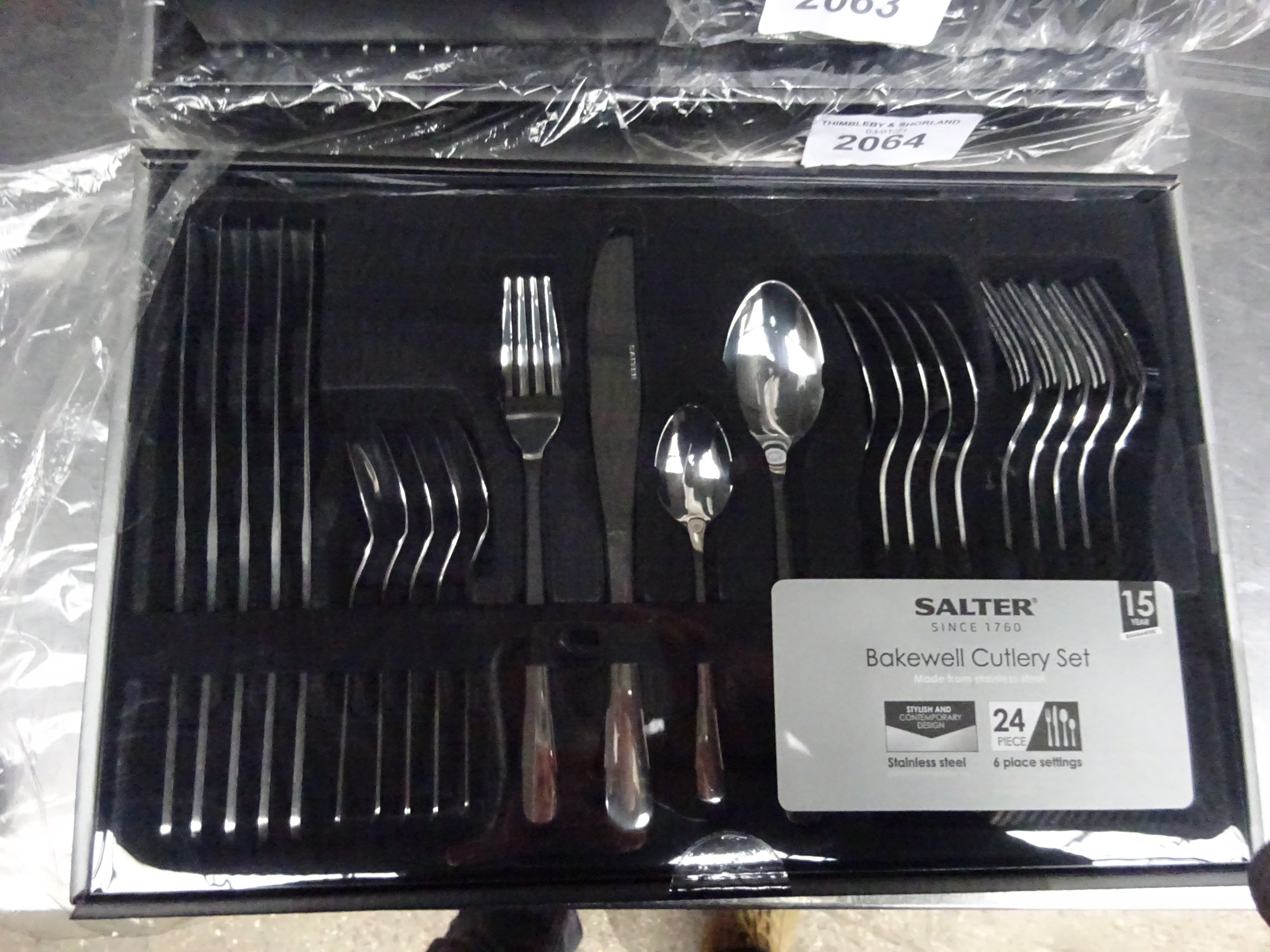 New Salter Bakewell 24pc cutlery set.