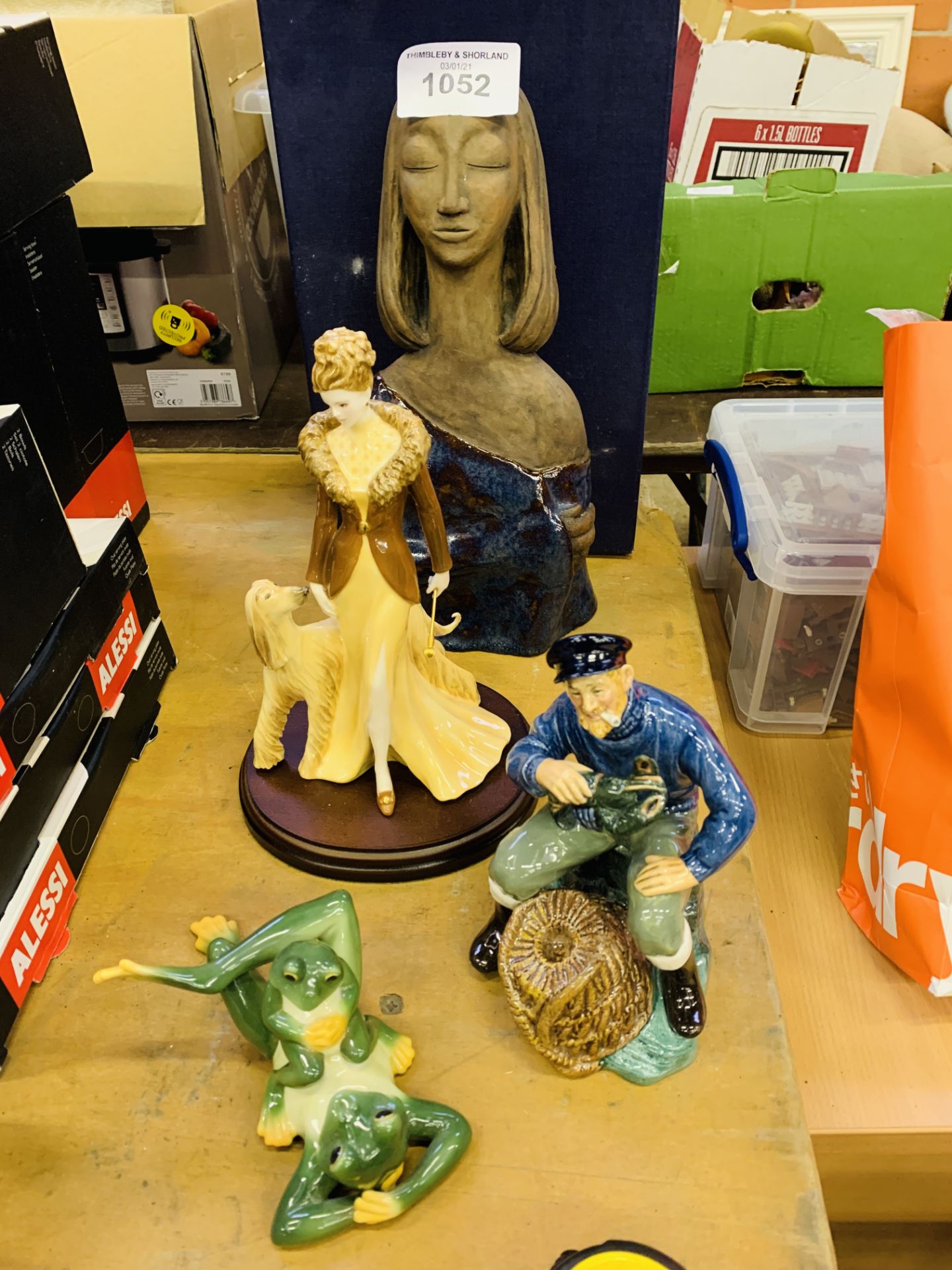 Various figurines and a Gehel Faience 1960s/70s tile top table.