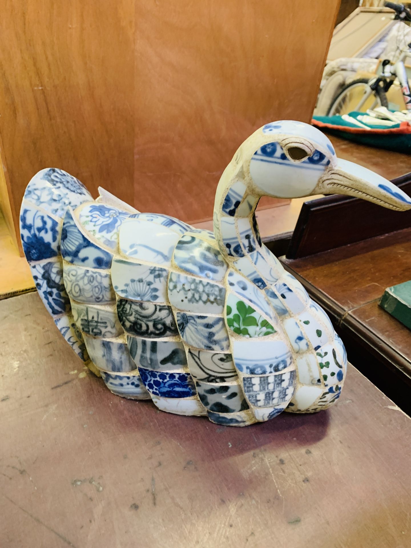 Ceramic mosaic swan figure. - Image 3 of 3