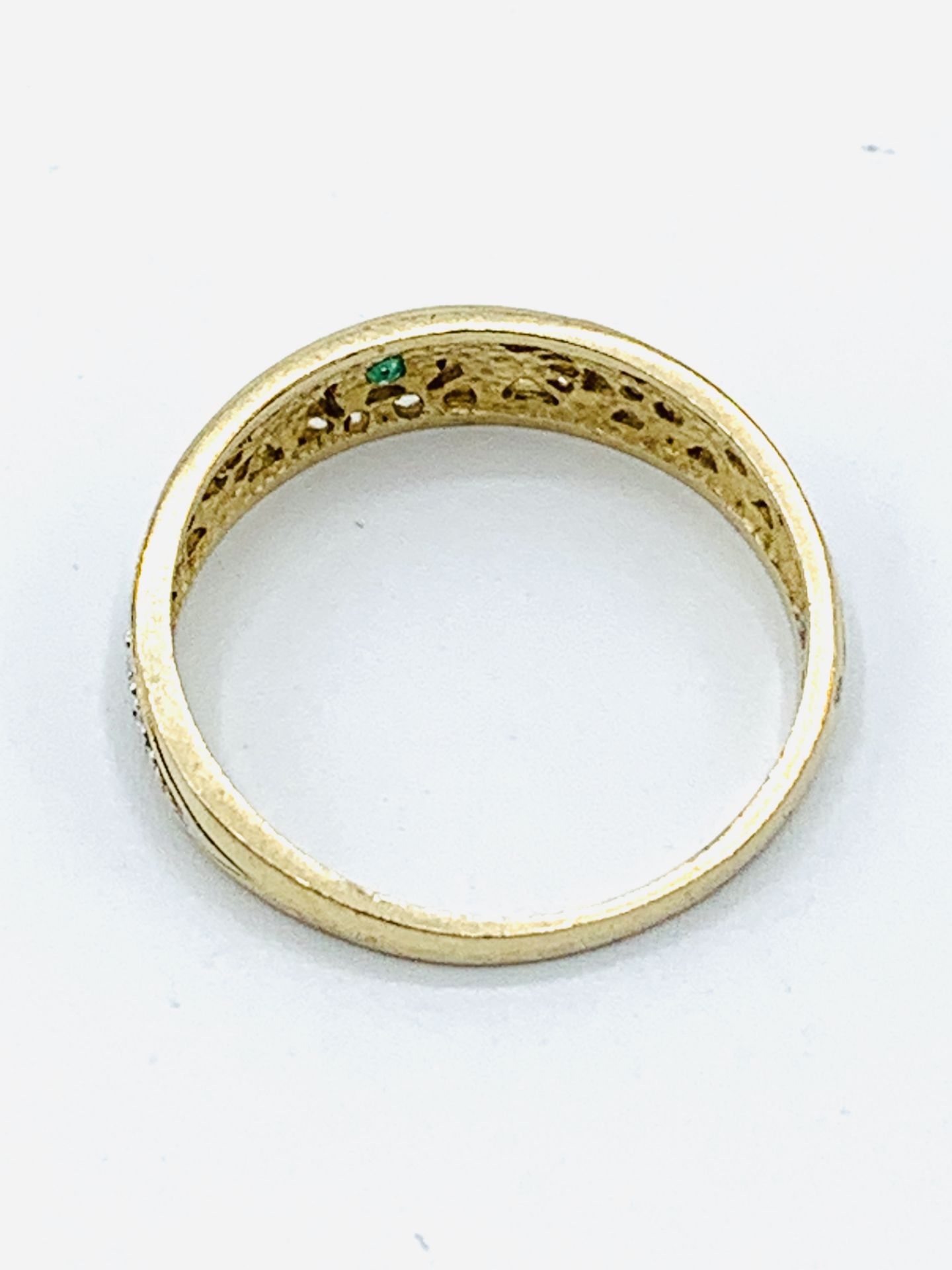 9ct gold emerald and diamond band. - Image 4 of 4
