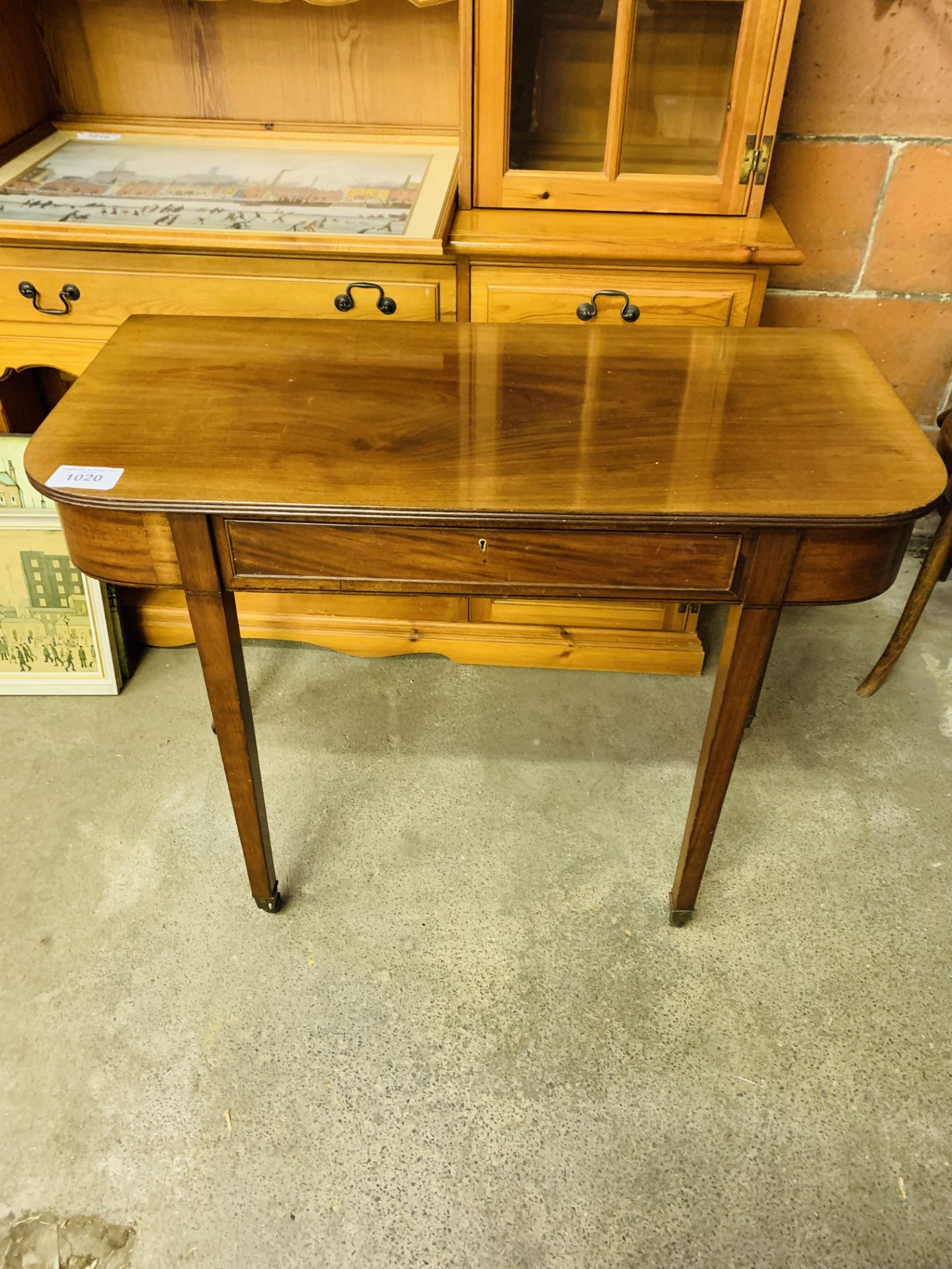 Mahogany side table with frieze drawer. - Image 3 of 3