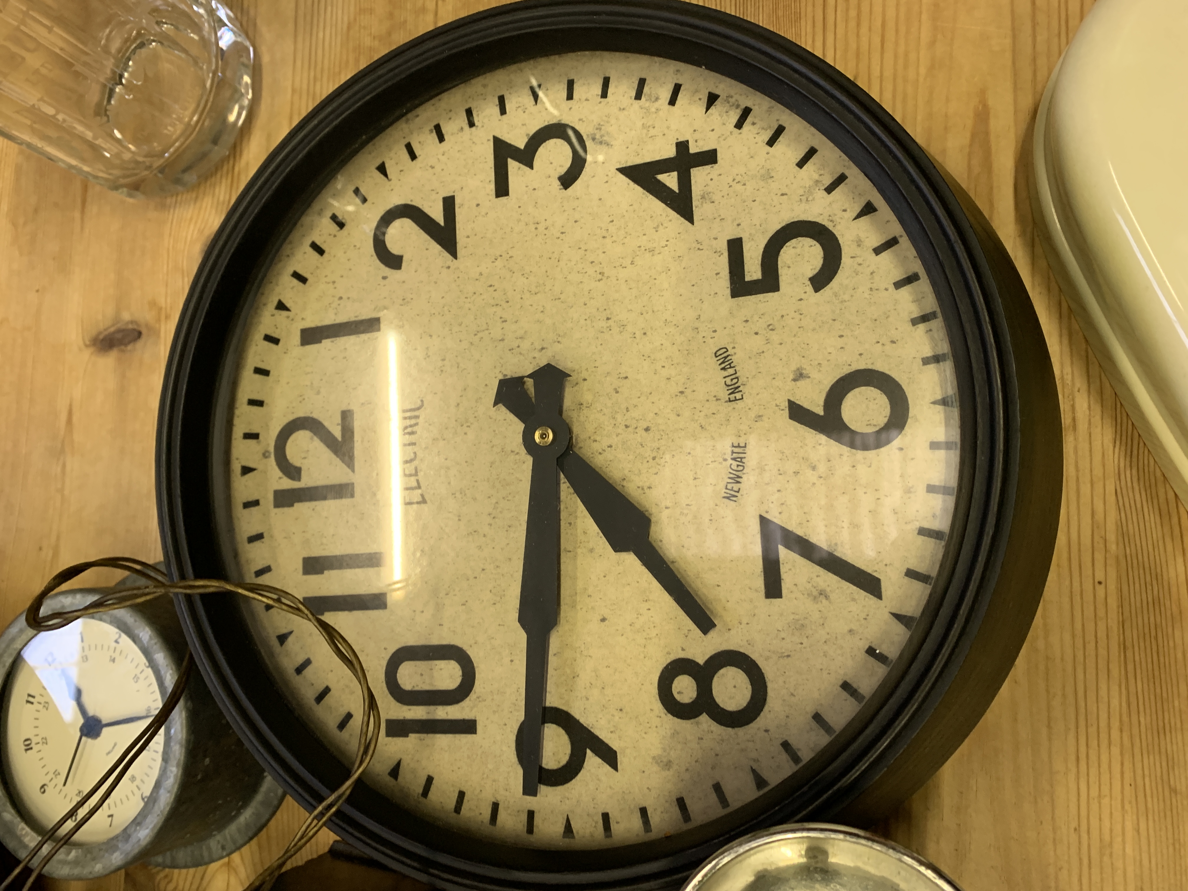 Eight various clocks and a Kodak Brownie Holiday Flash camera. - Image 6 of 6