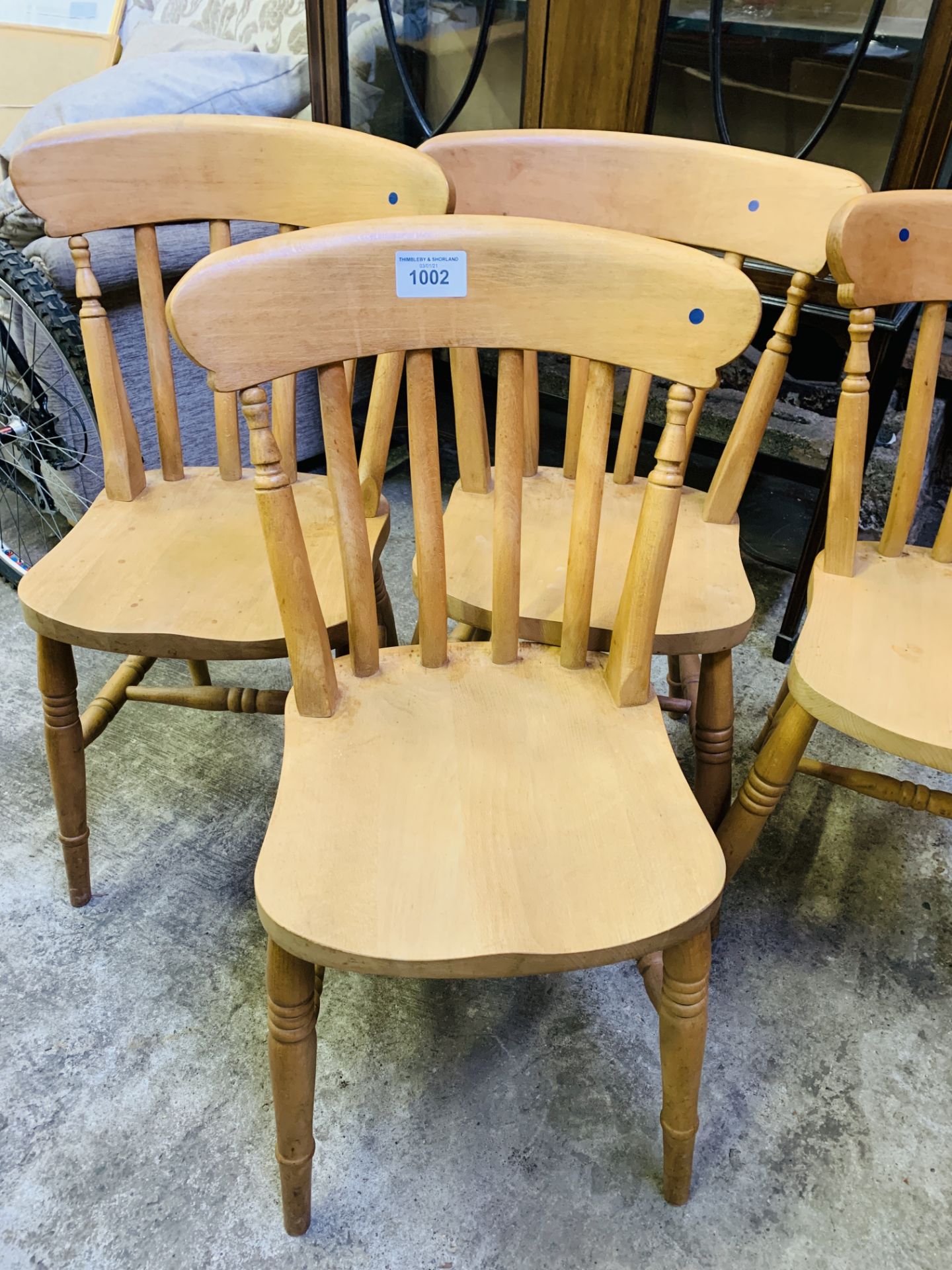 Set of four Windsor style kitchen chairs. - Image 3 of 4