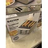 Salter four slice toaster. This item carries VAT.