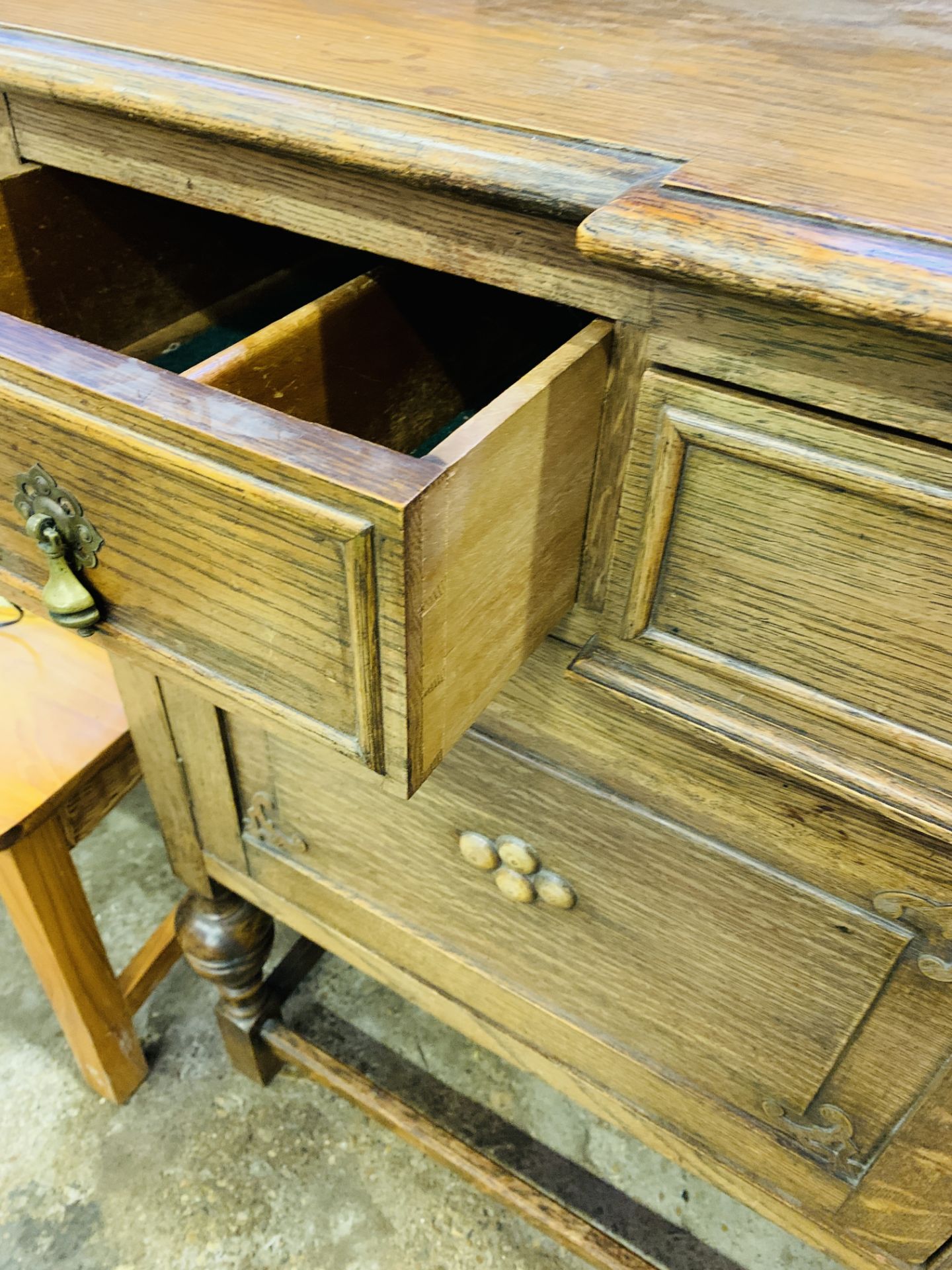 1930s oak sideboard. - Image 4 of 4