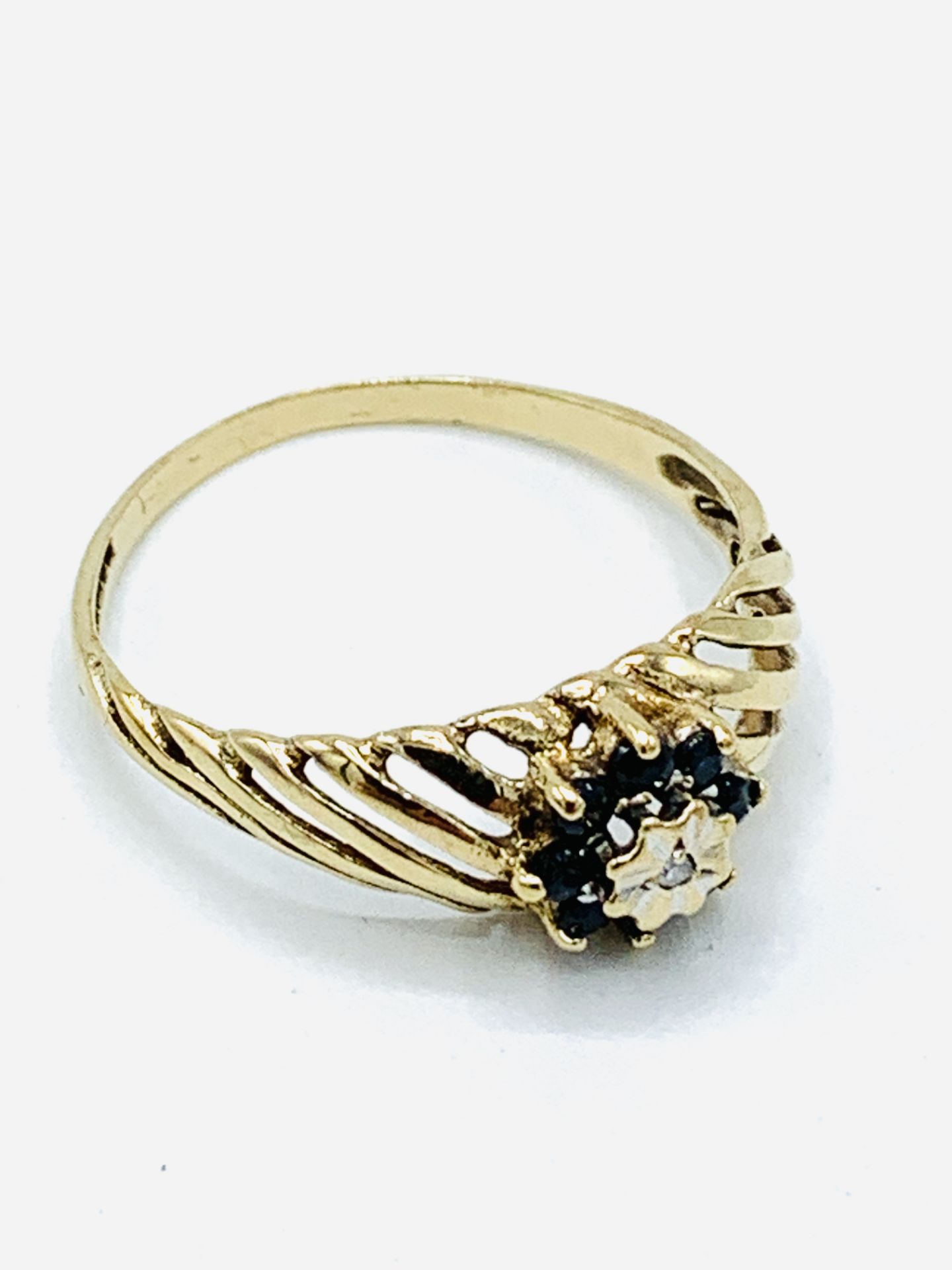9ct gold sapphire and diamond filigree ring. - Image 3 of 4