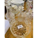 Quantity of assorted glassware.