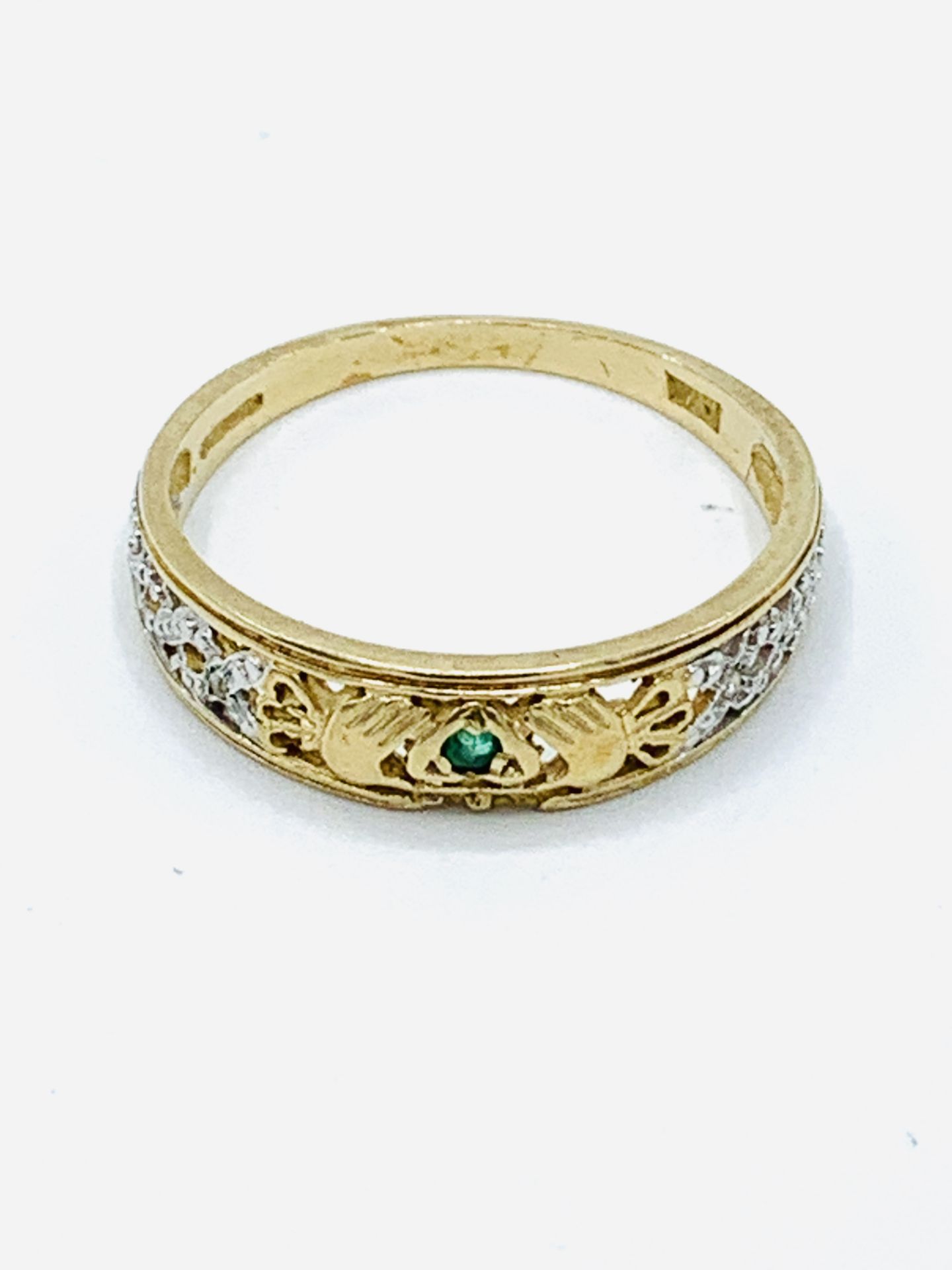 9ct gold emerald and diamond band. - Image 2 of 4