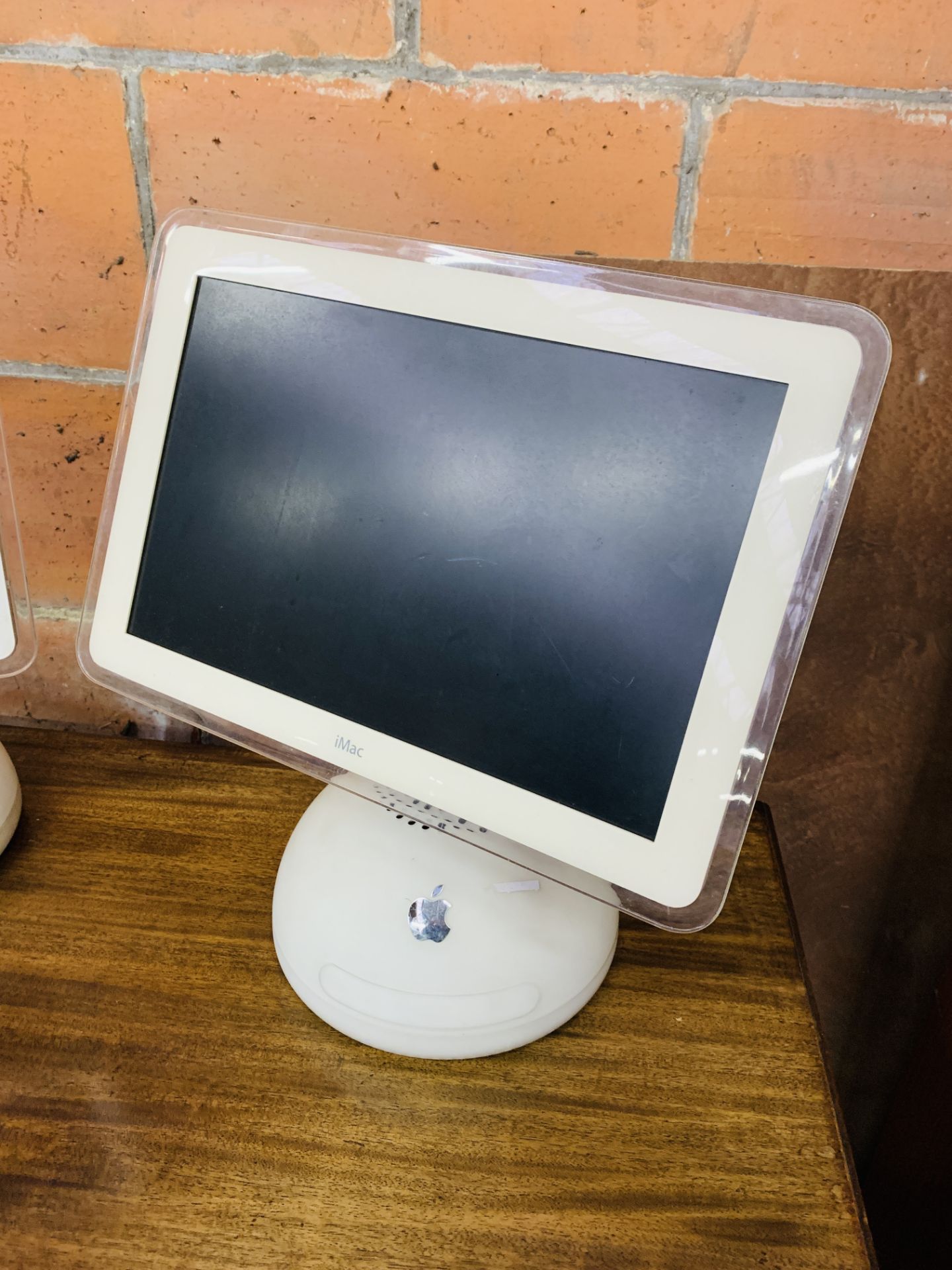 Two Apple iMacs. - Image 4 of 5