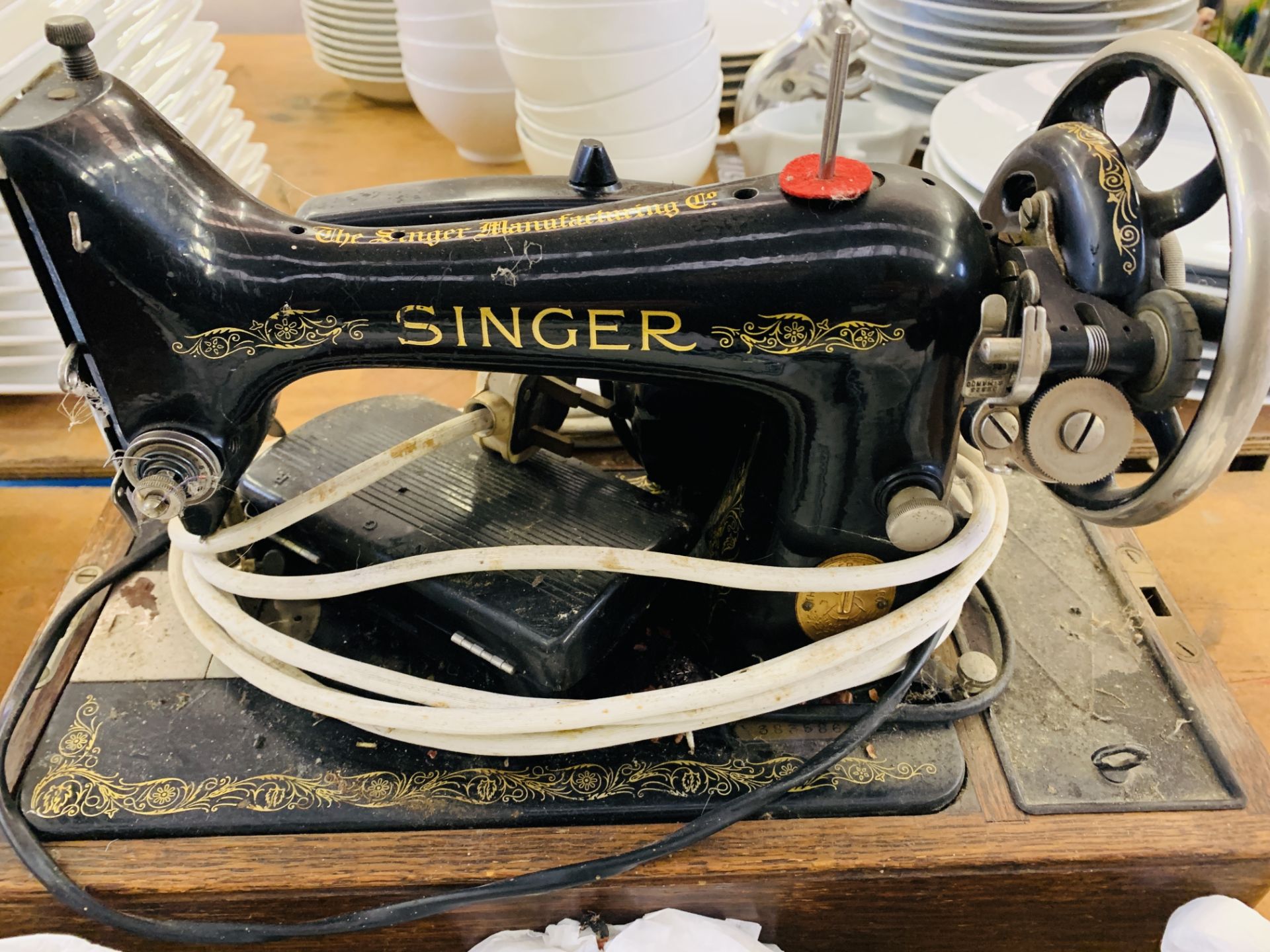 Singer 3835864 electric sewing machine.