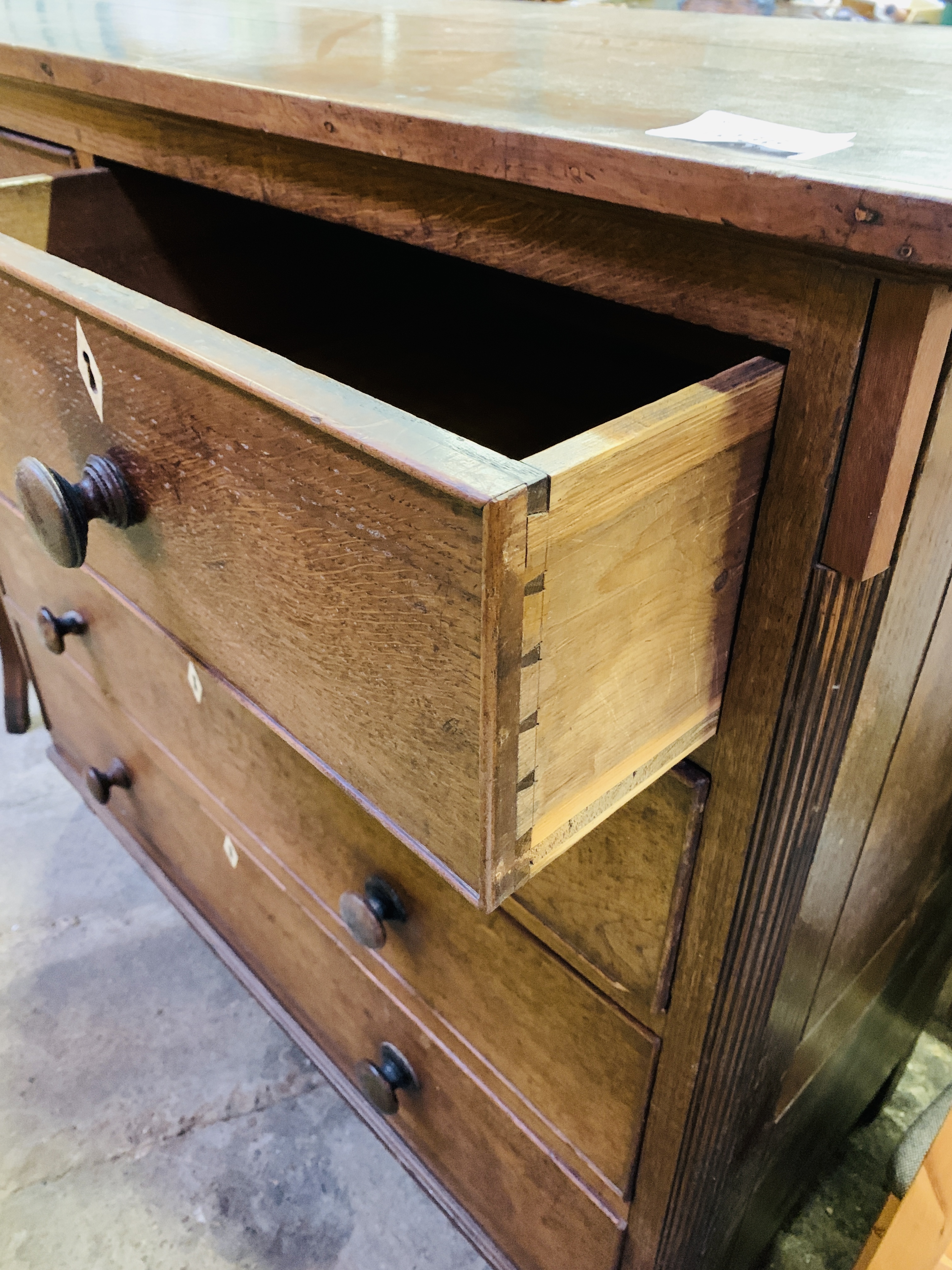 Oak chest of drawers. - Image 3 of 3