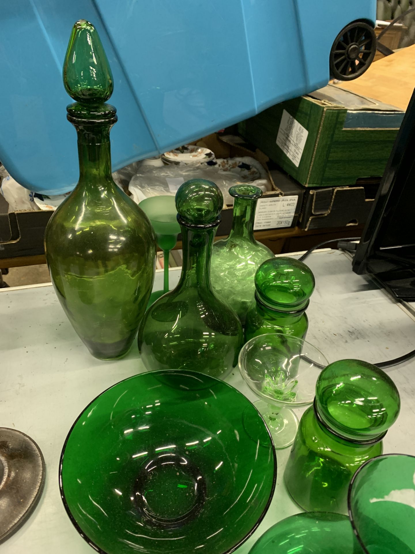 Quantity decorative green glass ware including two decanters. - Image 3 of 3