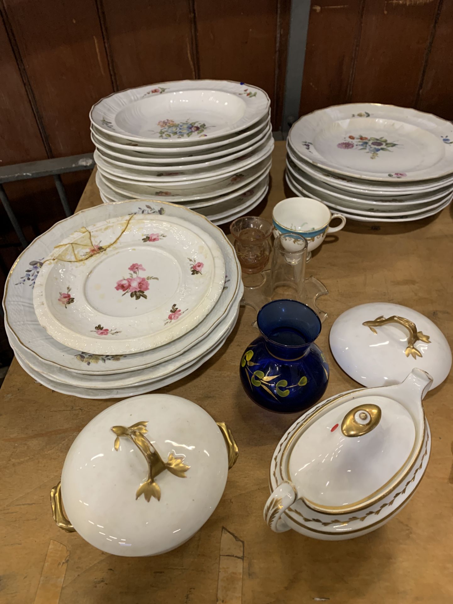 Large quantity of miscellaneous china. - Image 3 of 10