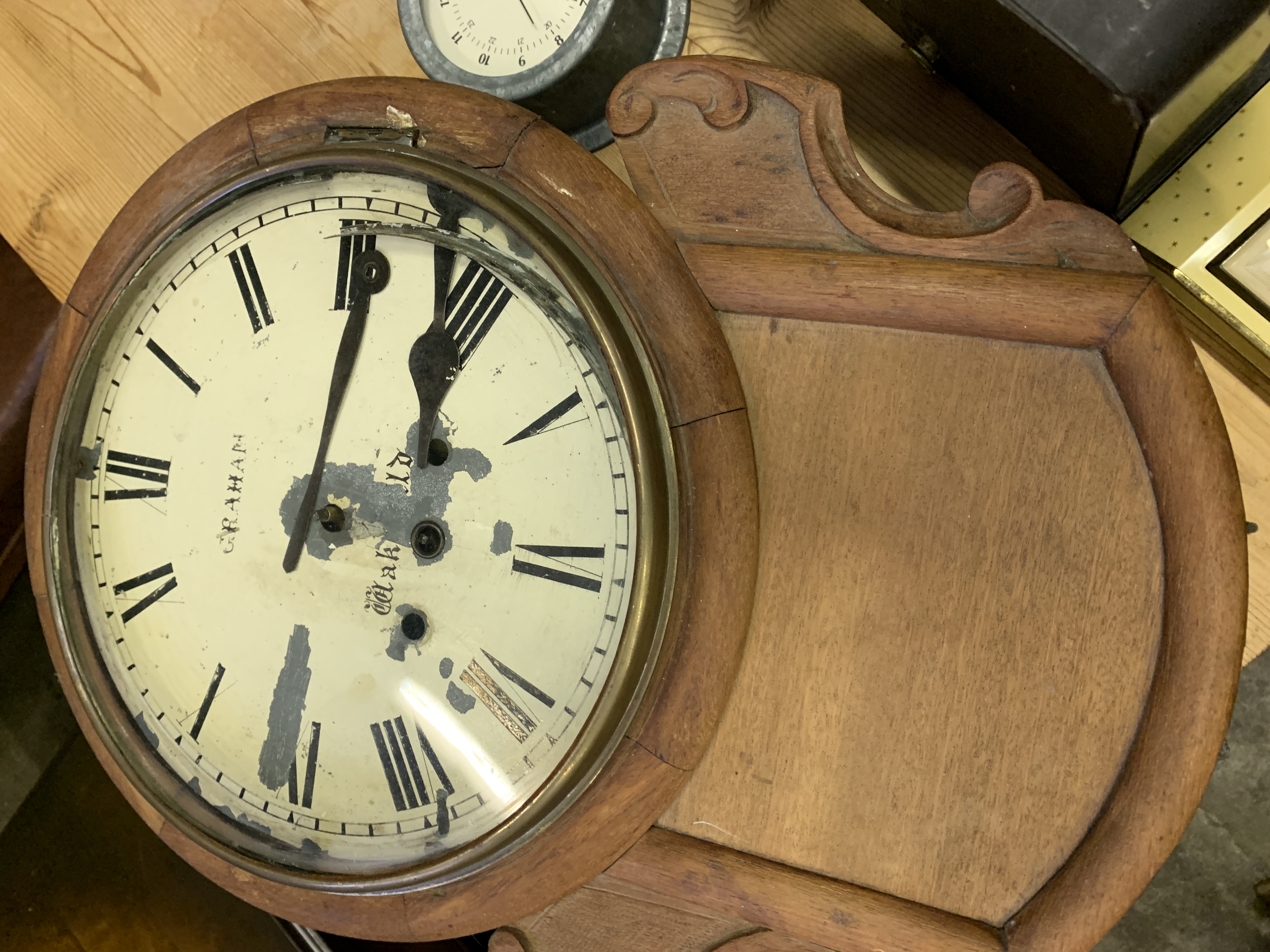 Eight various clocks and a Kodak Brownie Holiday Flash camera. - Image 4 of 6