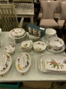 Quantity of Royal Worcester "Evesham" oven to tableware.