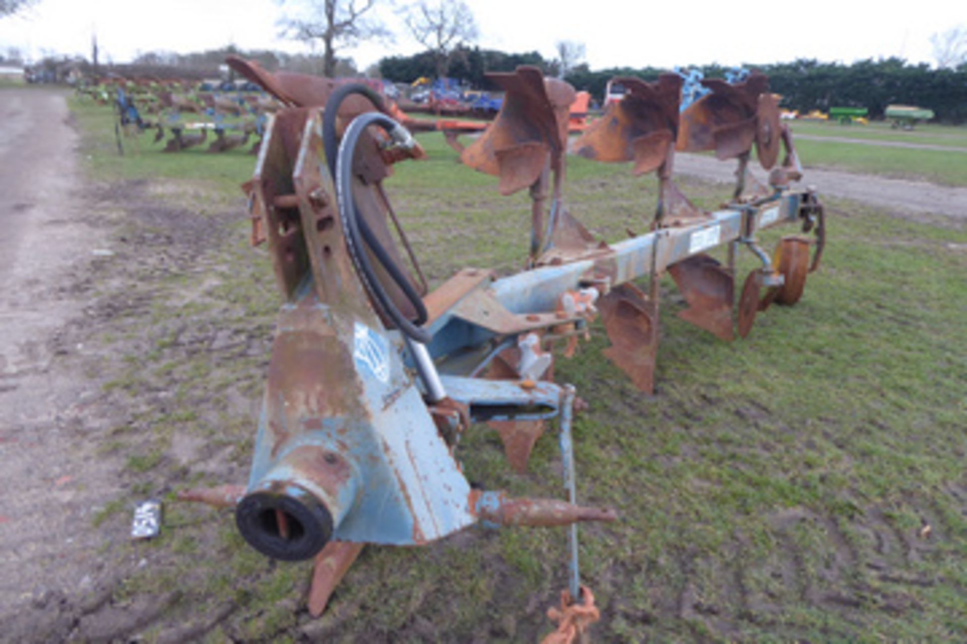 Overum 4F plough - Image 2 of 2