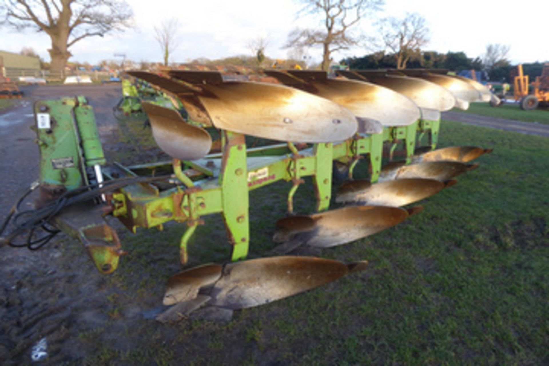 Dowdeswell DP7 5F reversible plough