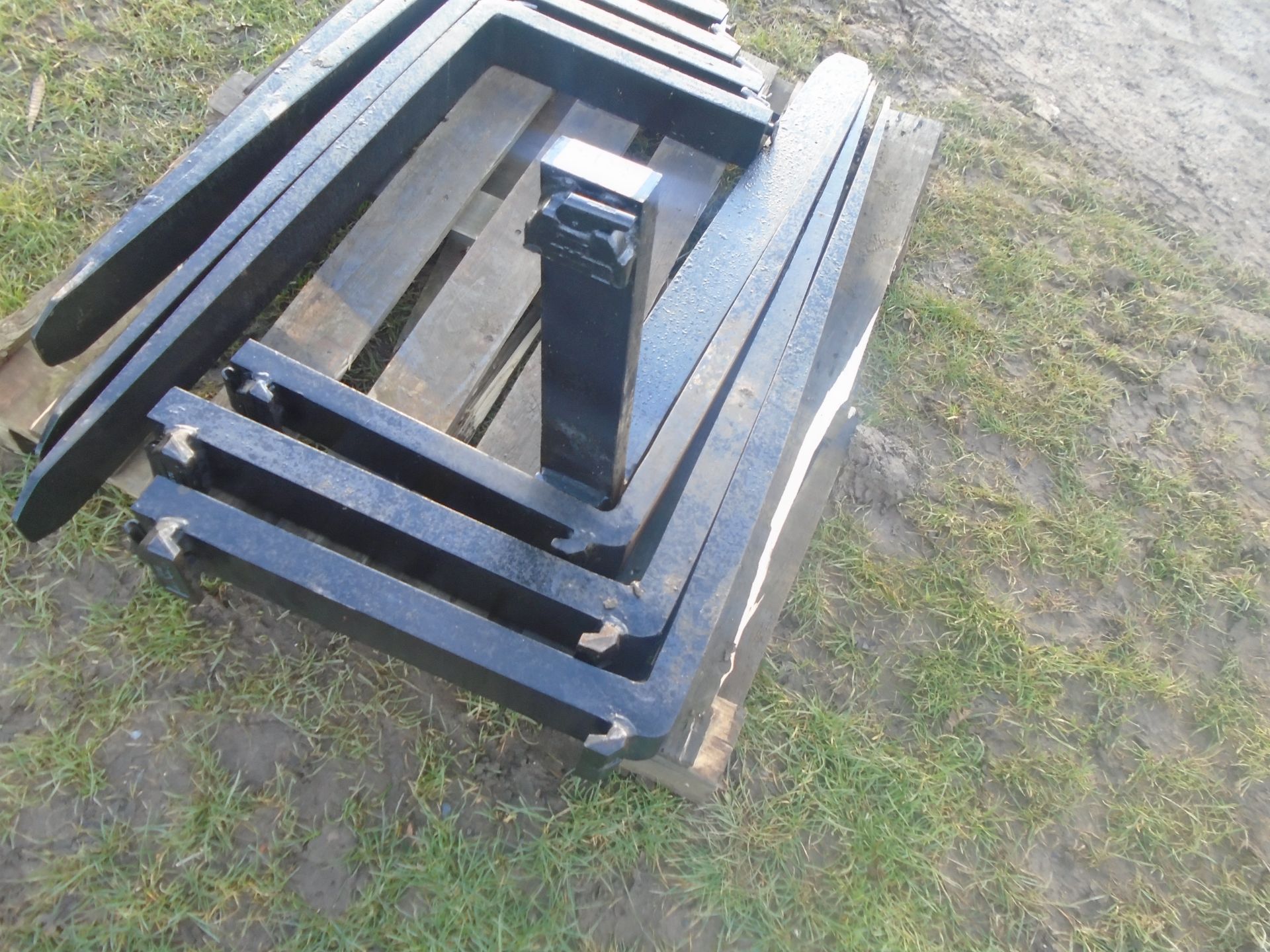 Pair of forklift tines