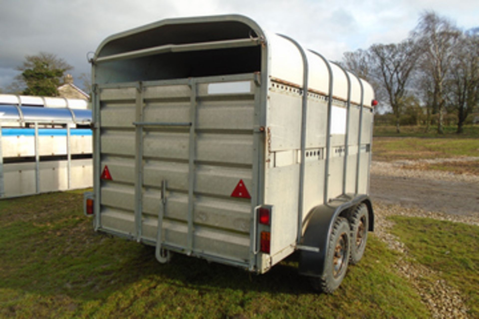 Rice Richardson 10ft twin axle cattle trailer c/w dividing gate, spare wheel, hitch lock - Image 2 of 2