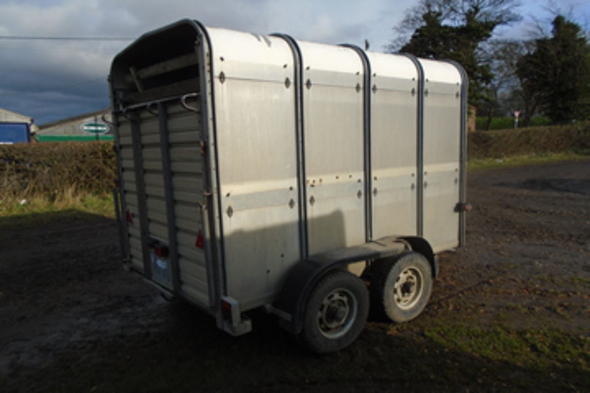 Cattle trailer - Image 2 of 2
