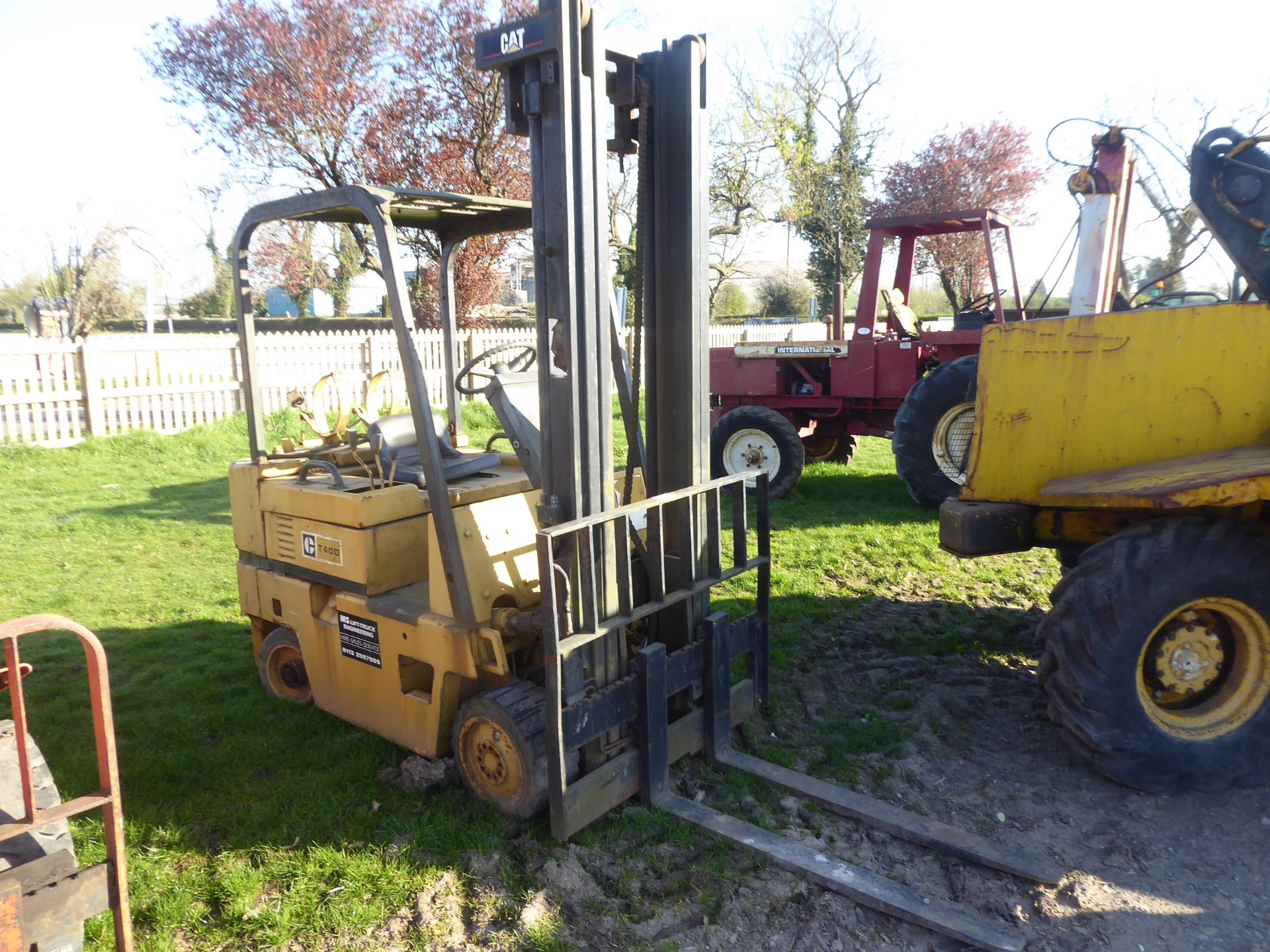 Caterpillar T40D forklift